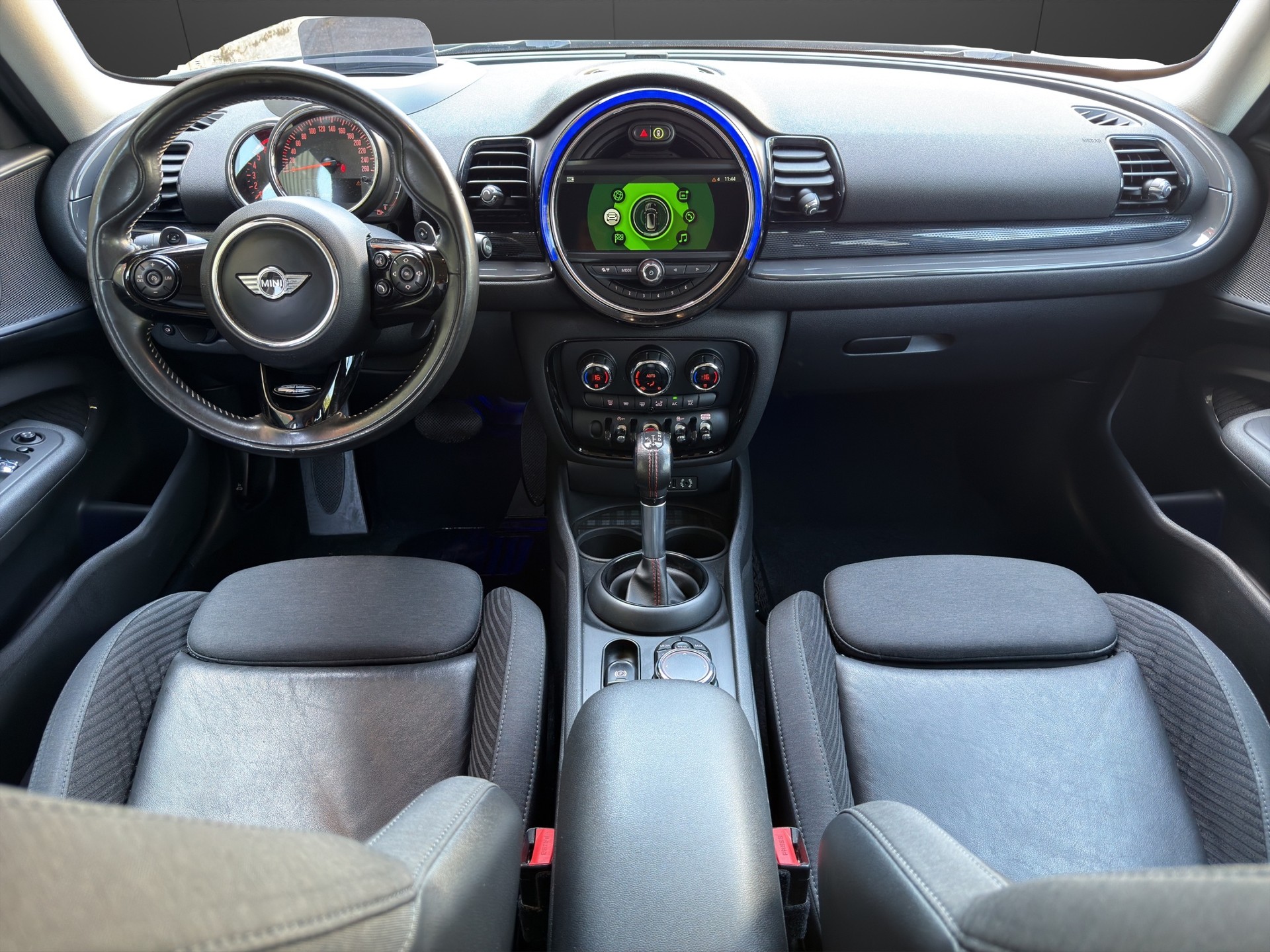 MINI Clubman Cooper SD ALL4 Steptronic-image-10