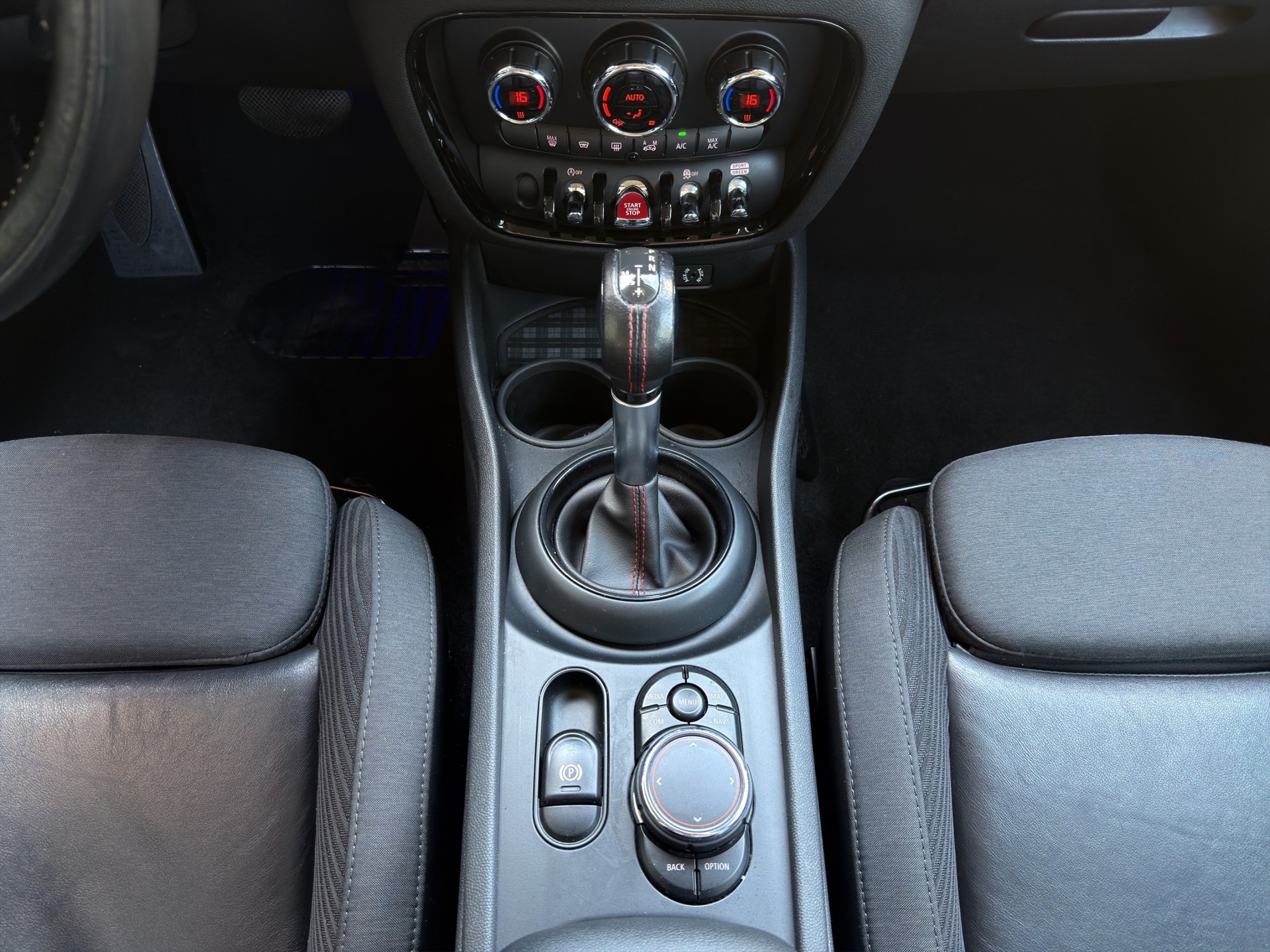 MINI Clubman Cooper SD ALL4 Steptronic-image-15