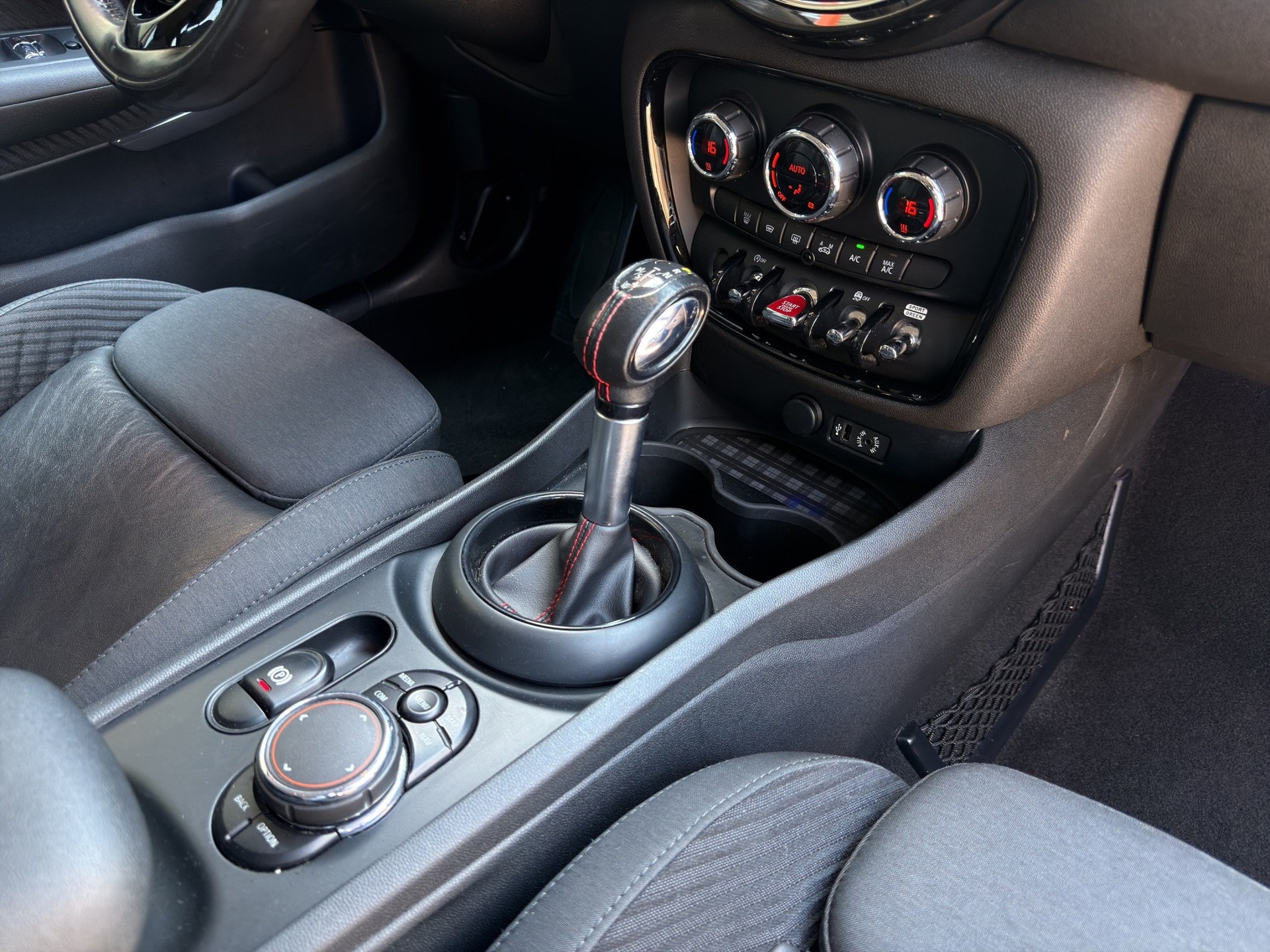 MINI Clubman Cooper SD ALL4 Steptronic-image-17