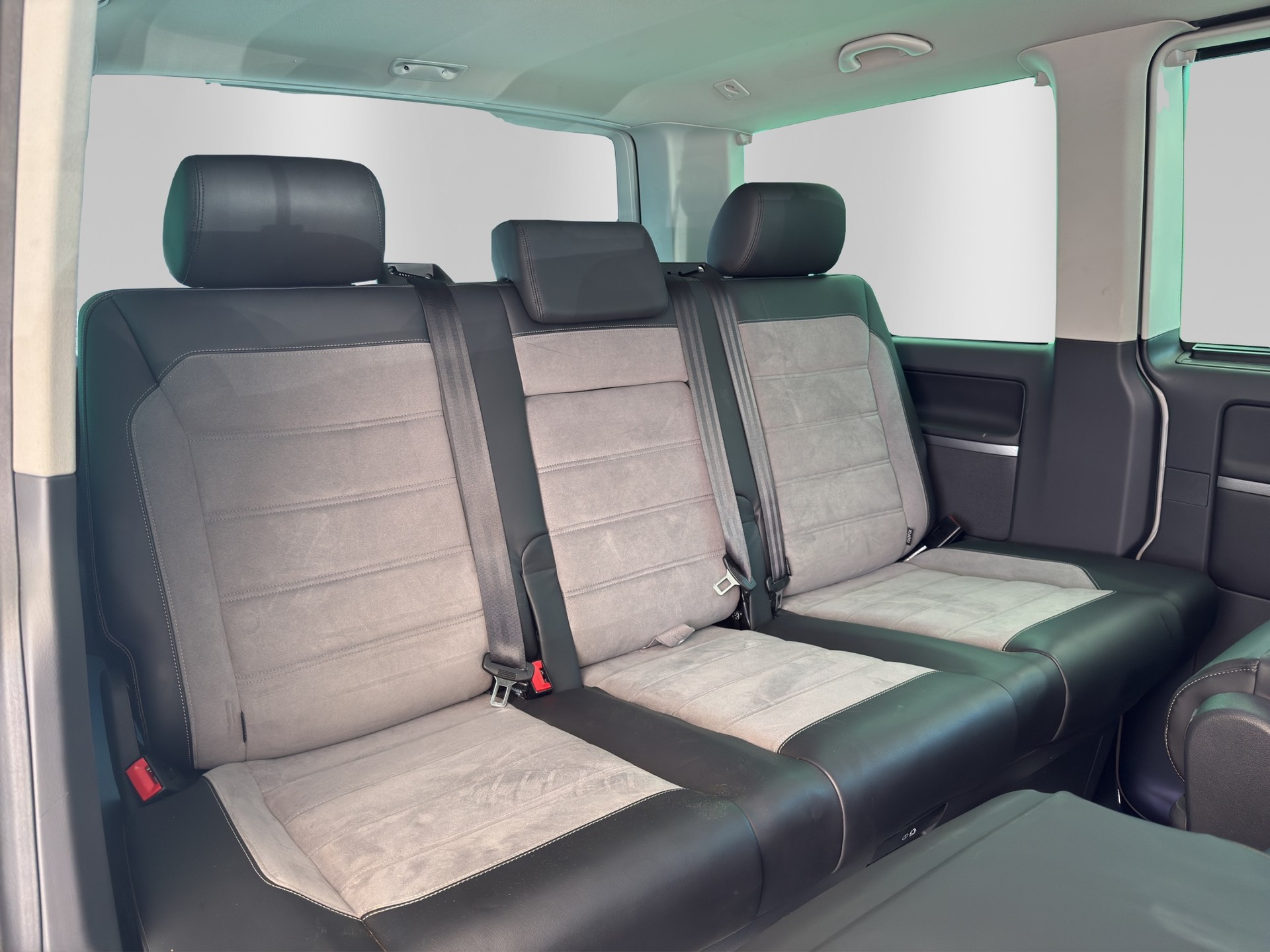 VW T6.1 Multivan 2.0 TDI Highline DSG-image-17