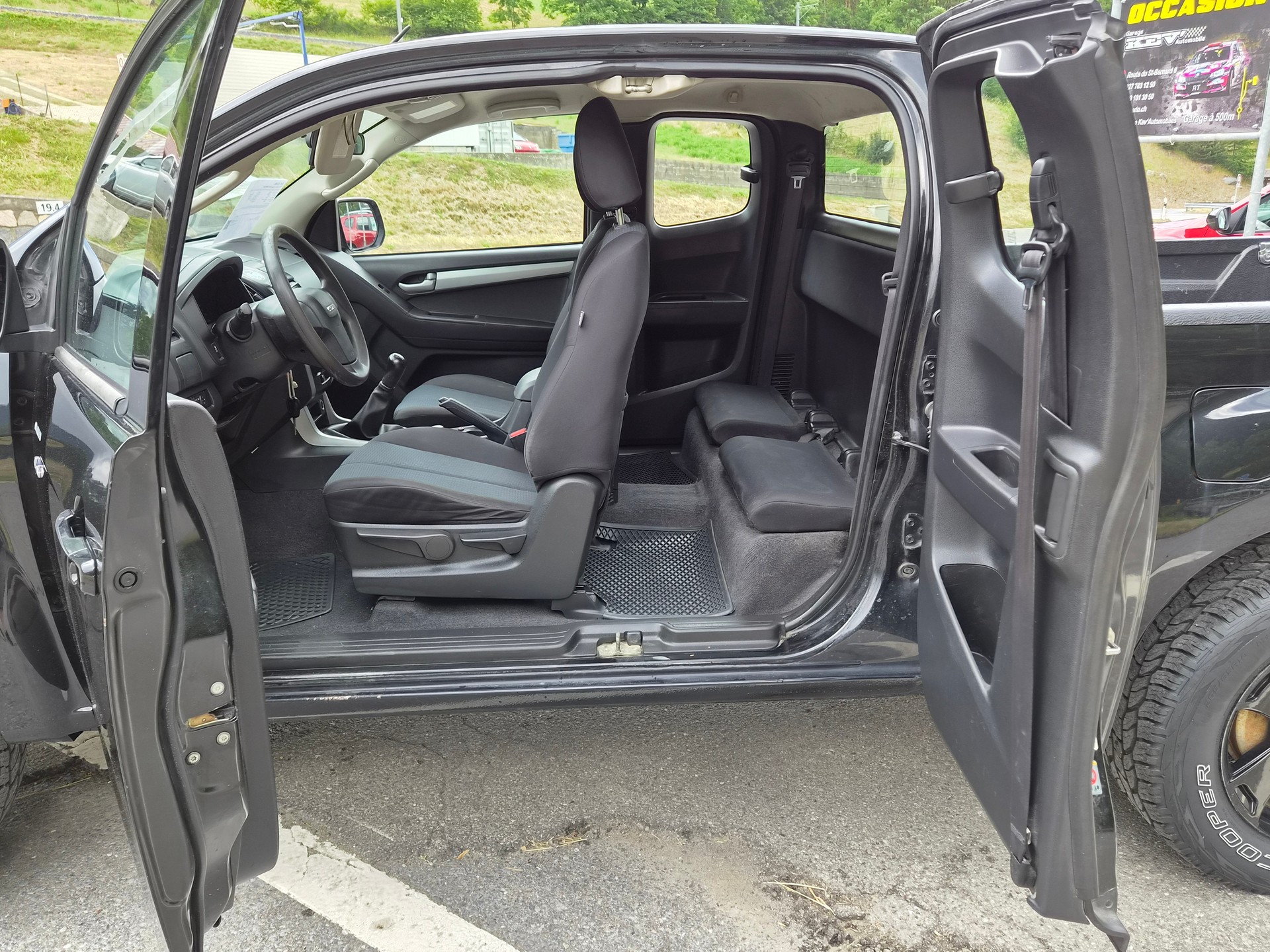 ISUZU D-MAX 2.5 SpaceCab Satellite 4x4-image-5