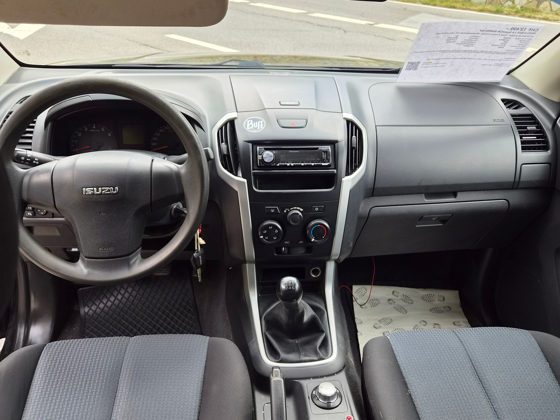 ISUZU D-MAX 2.5 SpaceCab Satellite 4x4-image-6