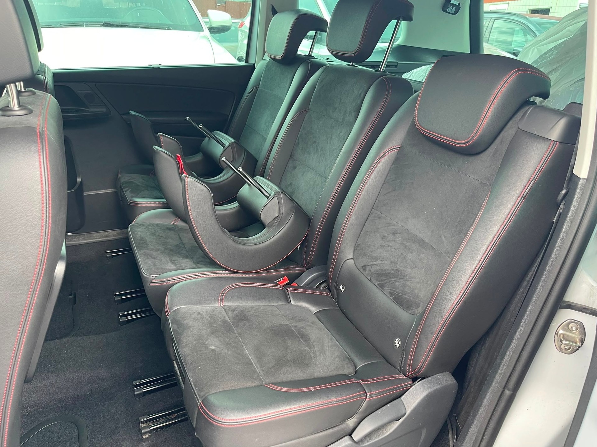SEAT Alhambra 1.4 TSI SWISS FR-image-9