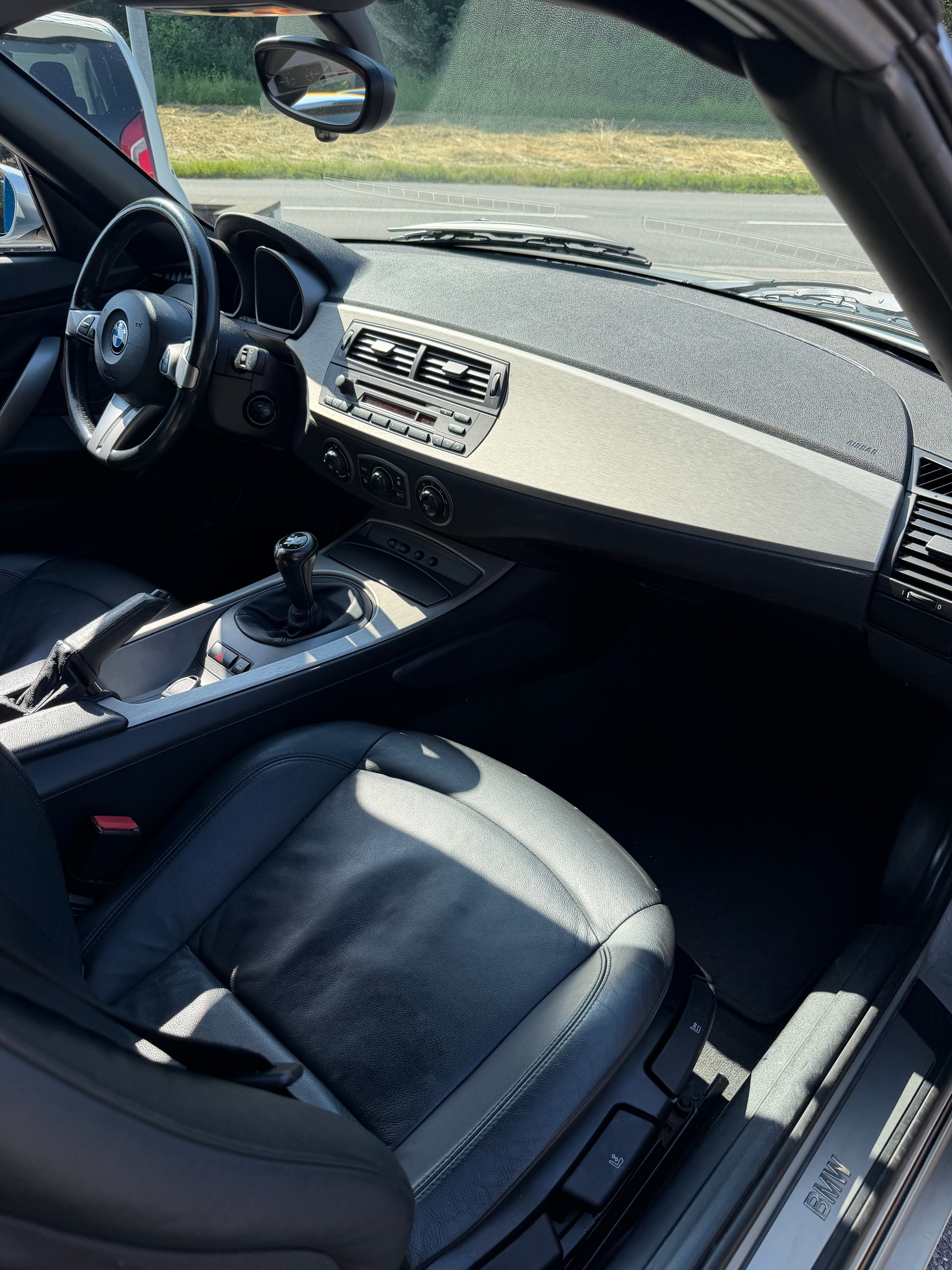 BMW Z4 2.2i Roadster-image-10