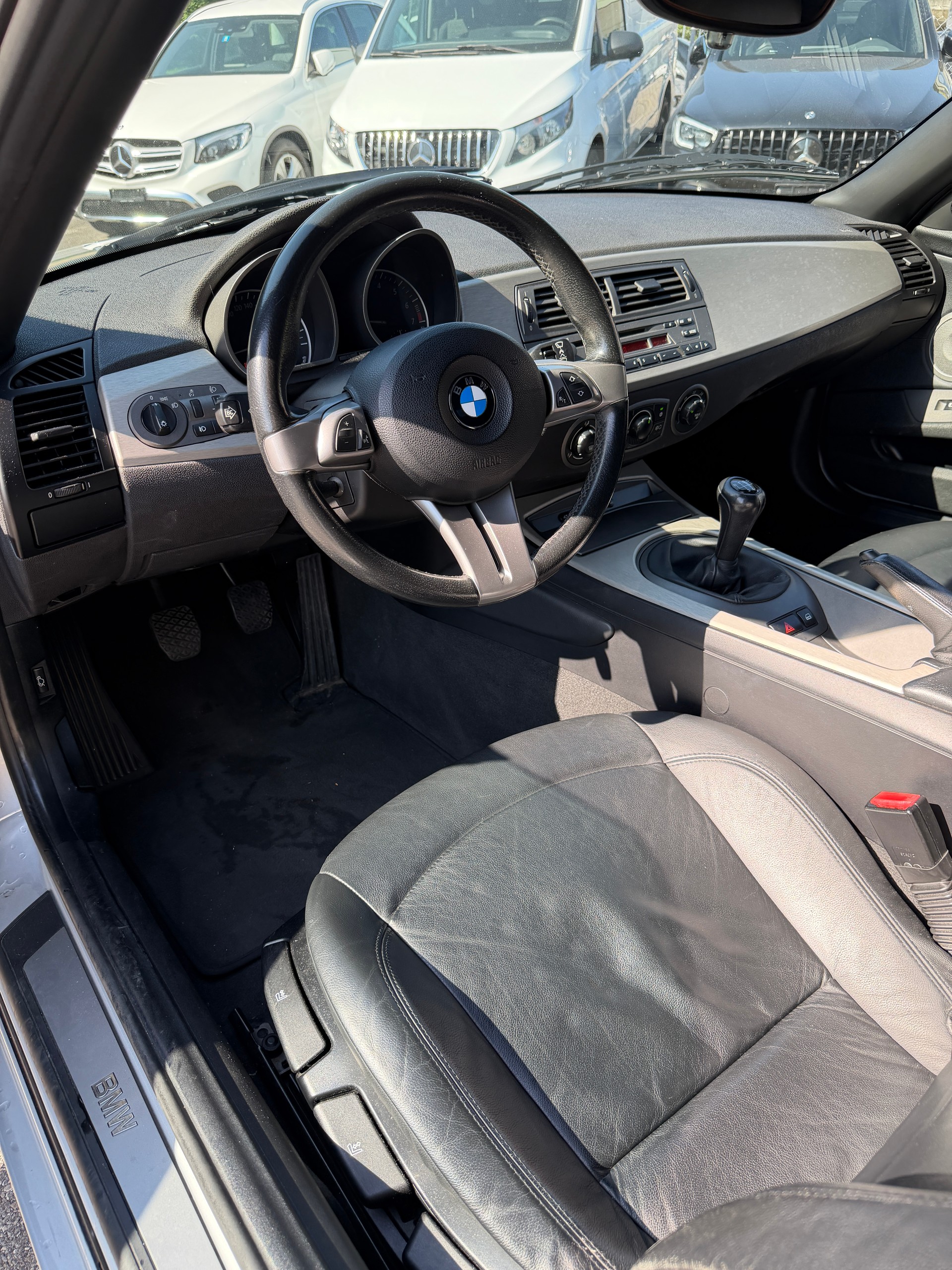 BMW Z4 2.2i Roadster-image-9