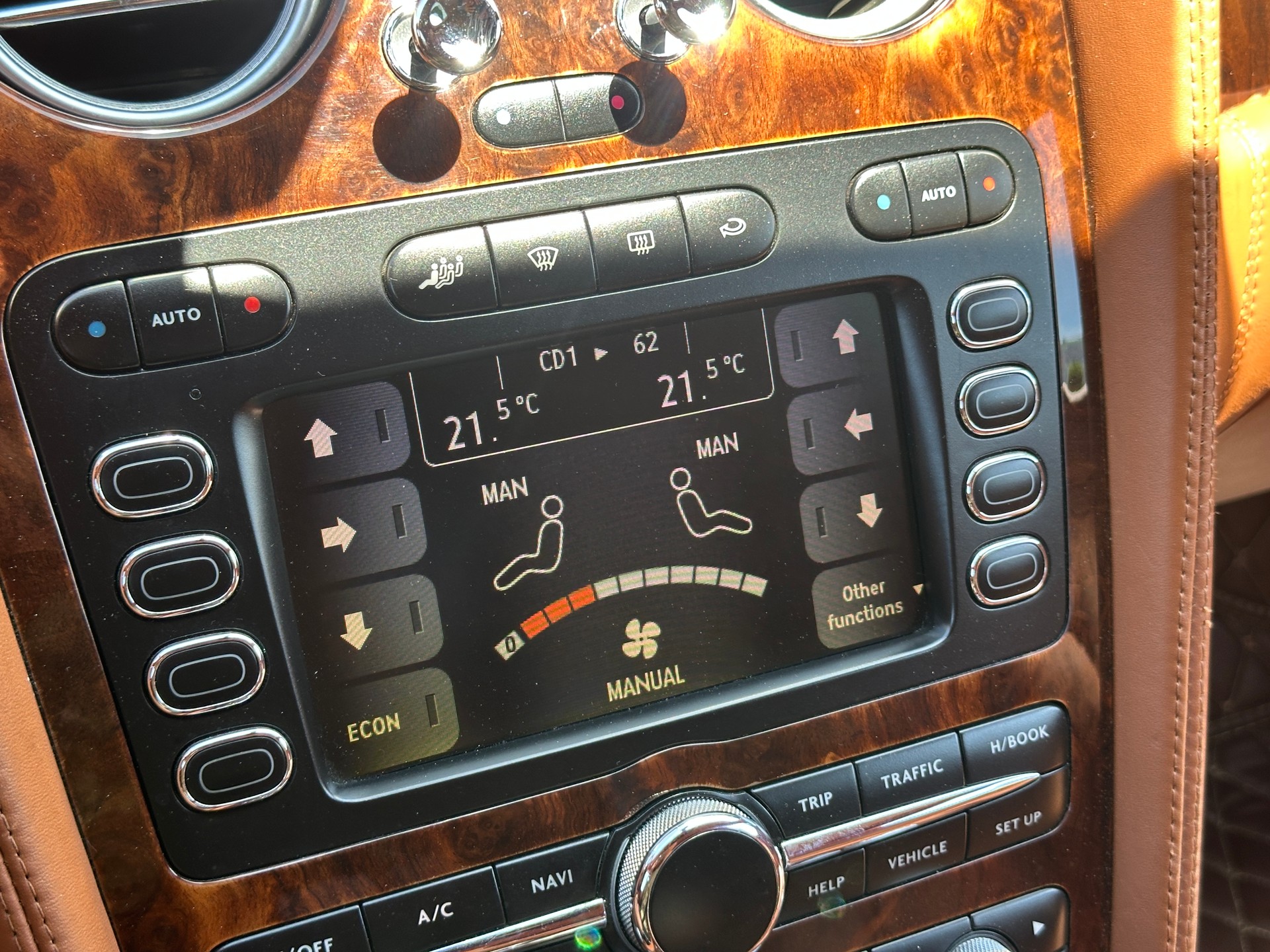 BENTLEY Continental GT 6.0 *Frisch ab MFK + Service*-image-22