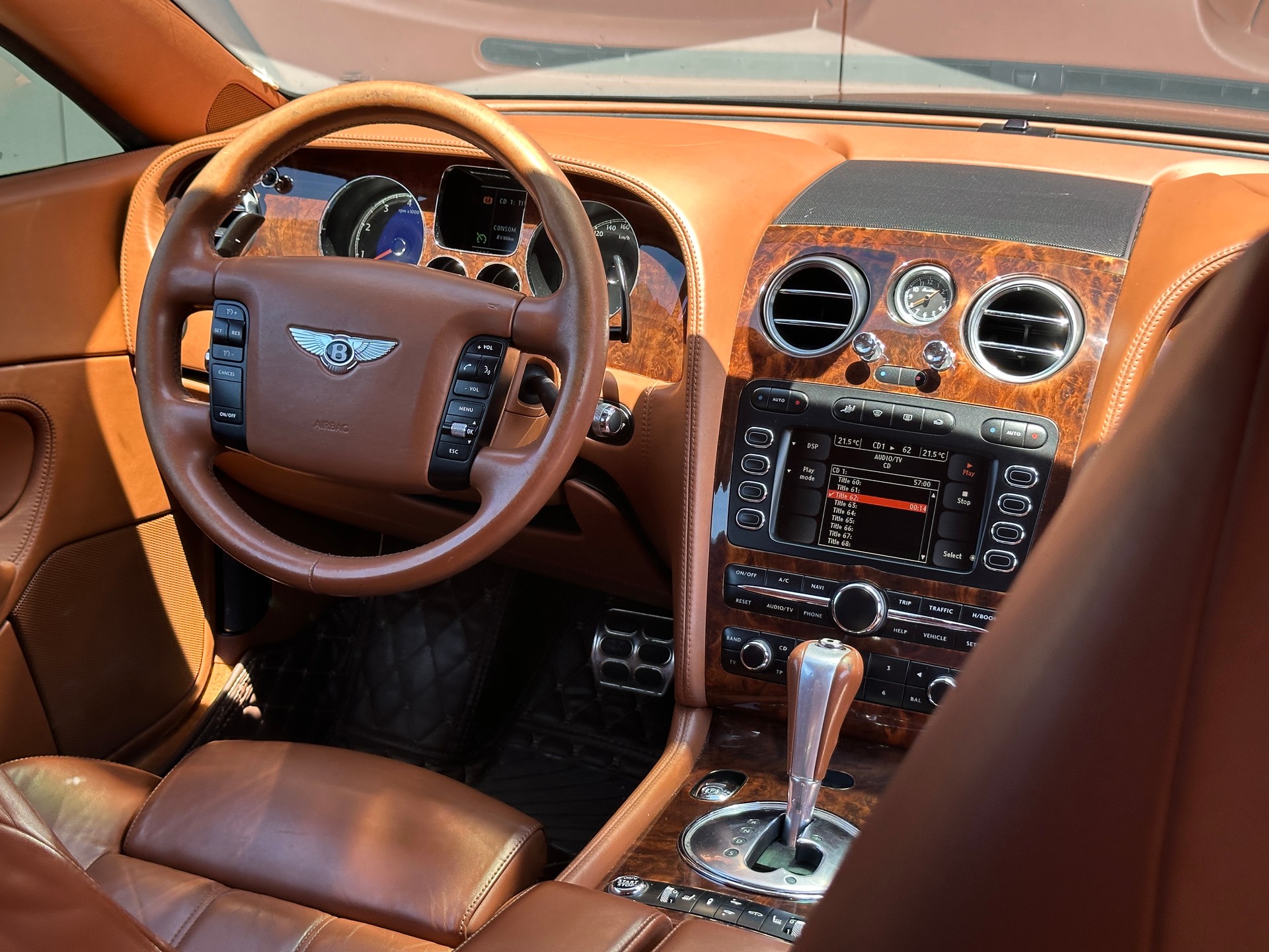 BENTLEY Continental GT 6.0 *Frisch ab MFK + Service*-image-23