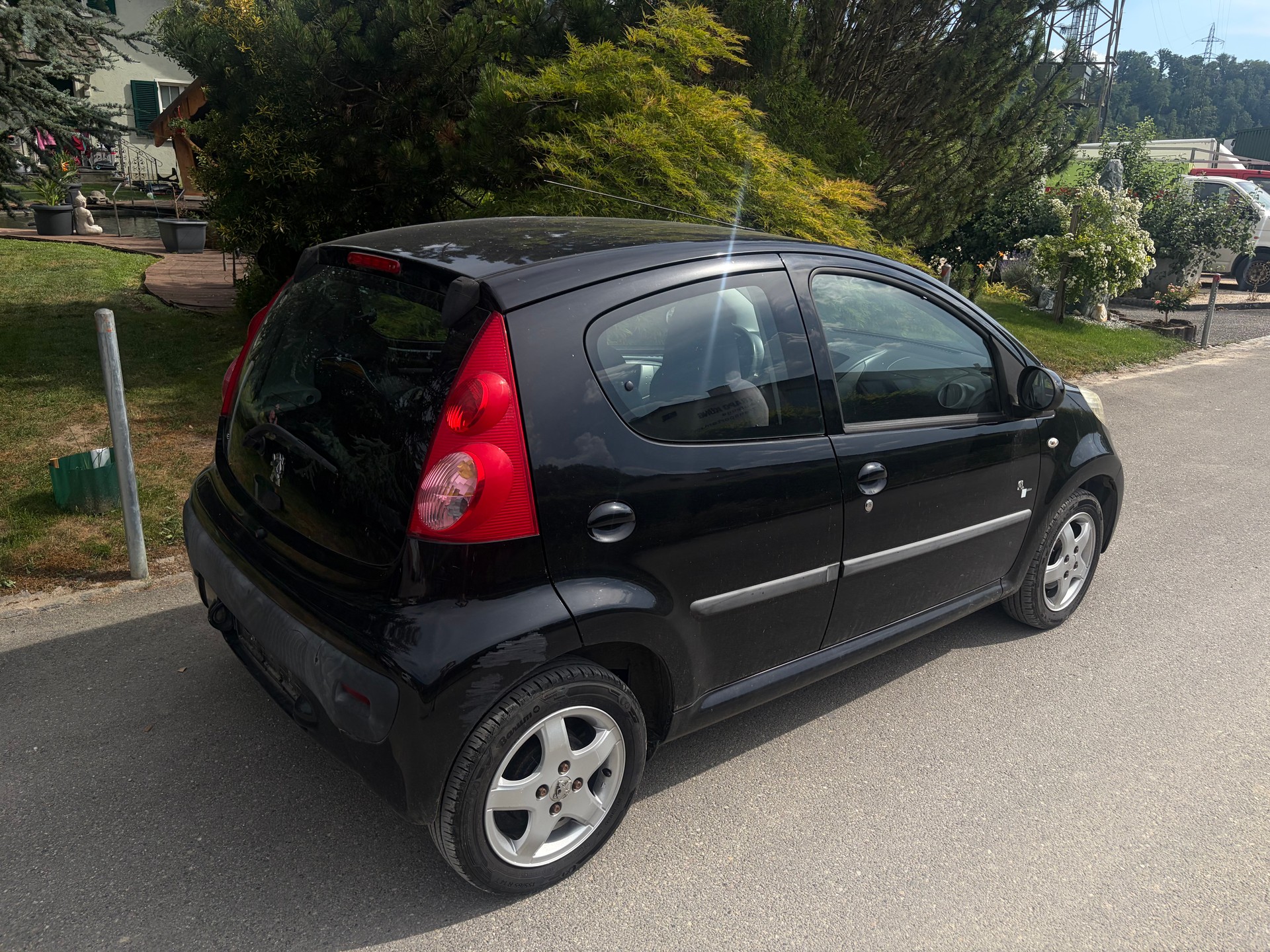 PEUGEOT 107 1.0 Urban-image-2