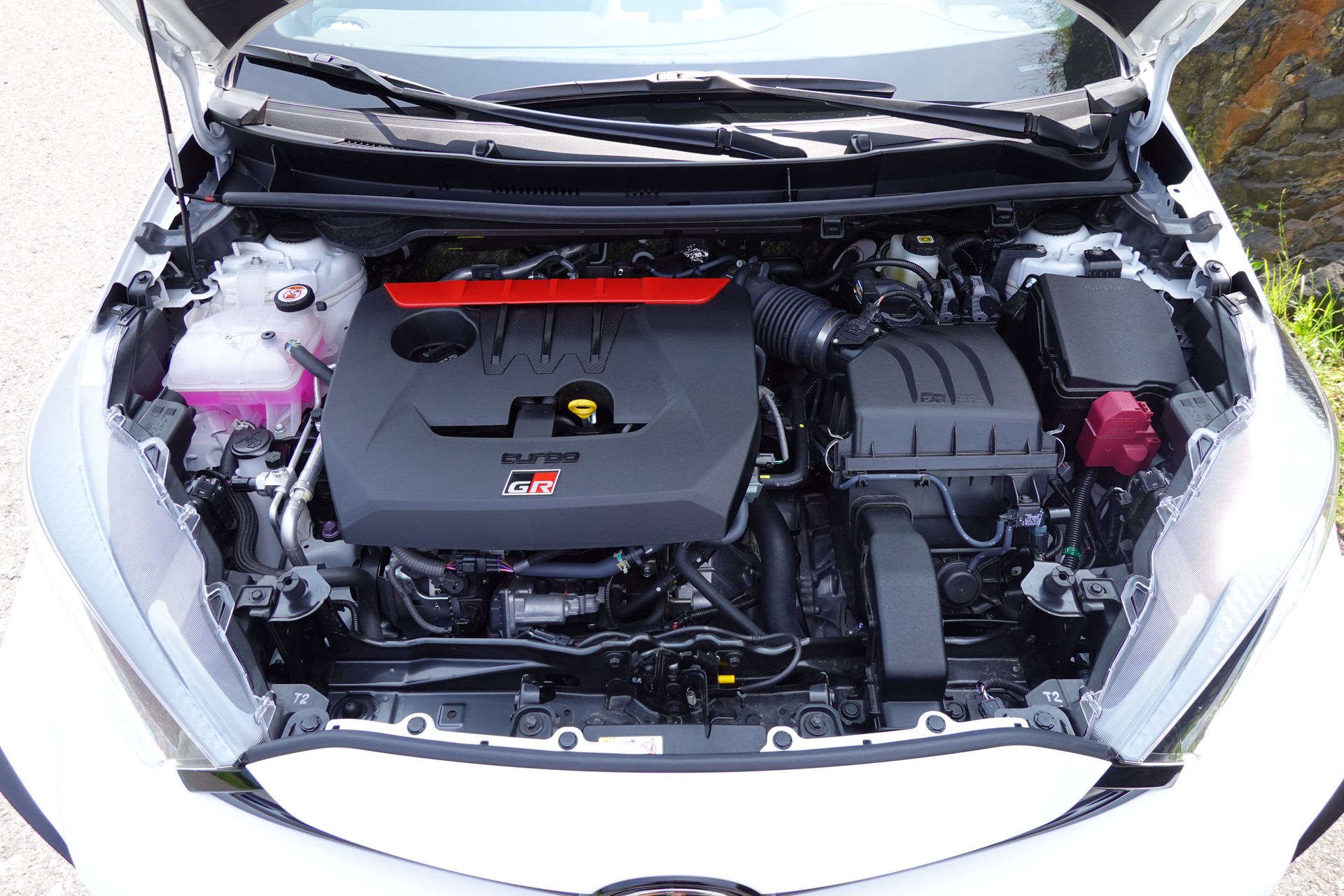 TOYOTA Yaris 1.6 GR Sport-image-15