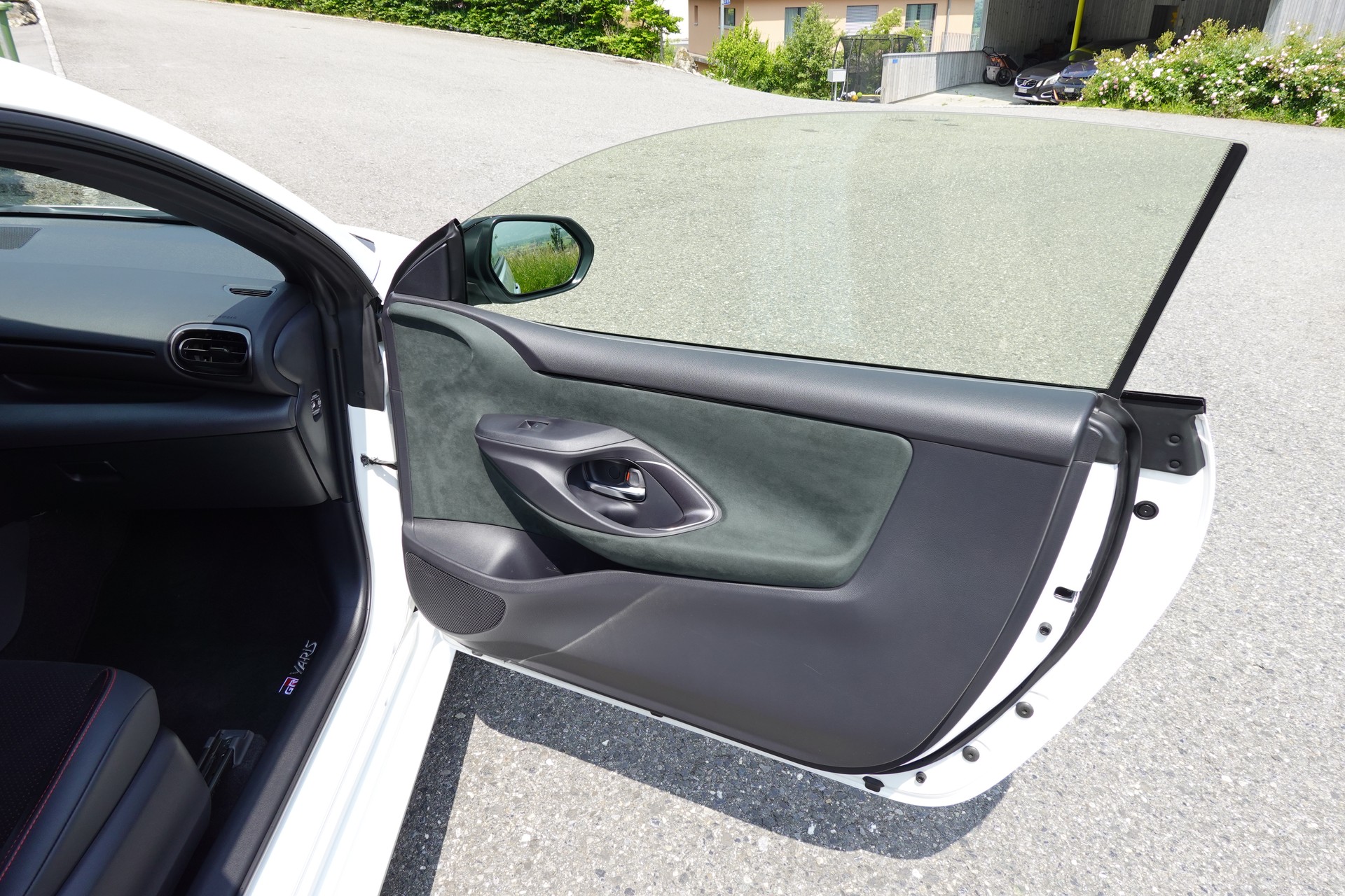 TOYOTA Yaris 1.6 GR Sport-image-12