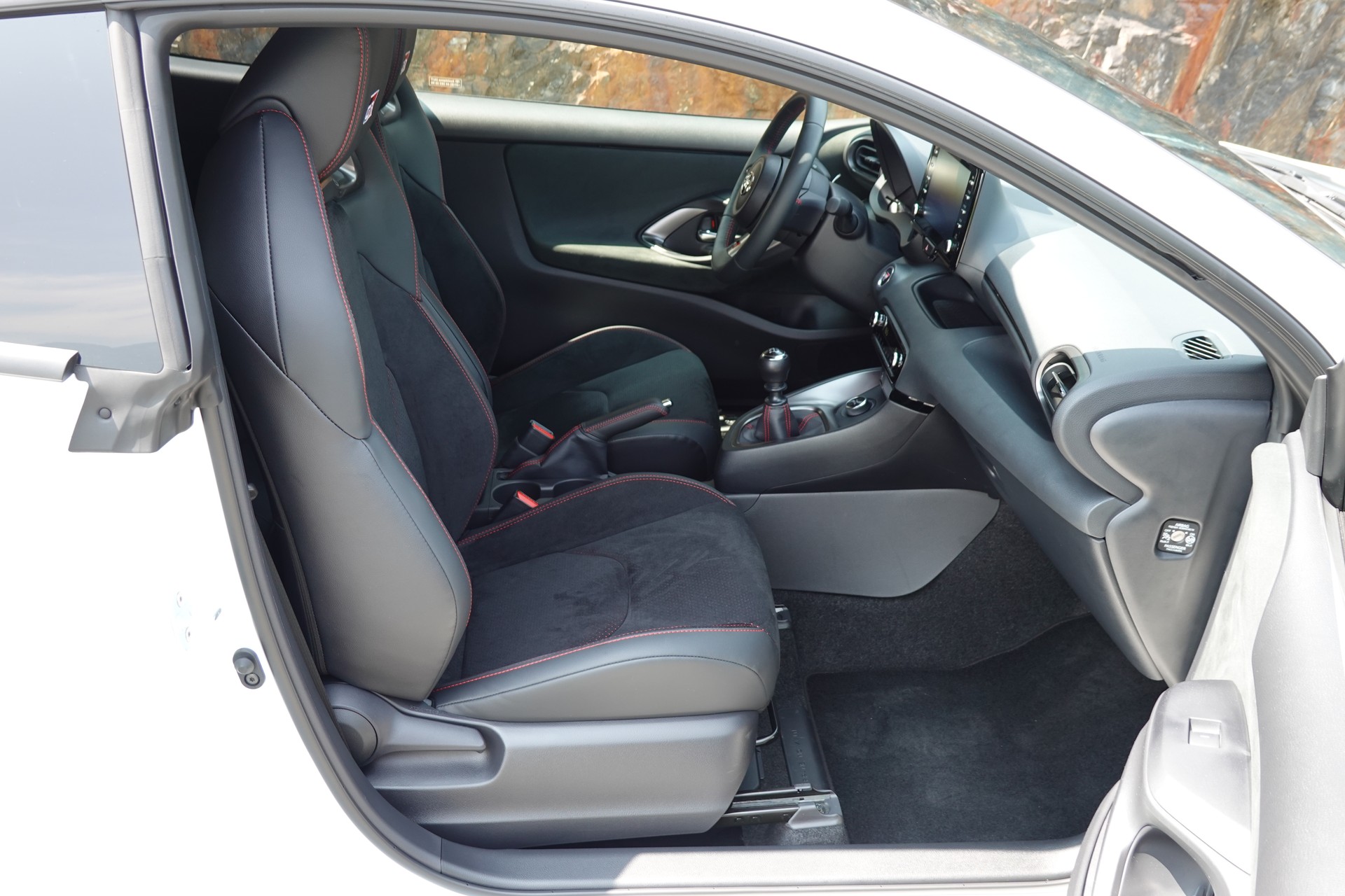 TOYOTA Yaris 1.6 GR Sport-image-10