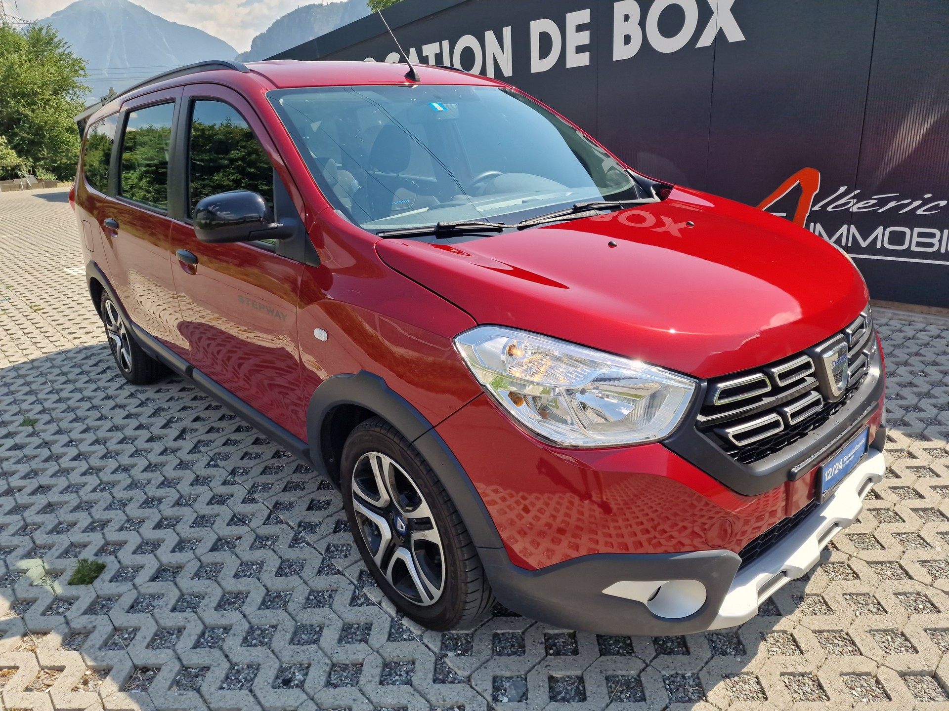 DACIA Lodgy TCE 130 Stepway 7PL-image-2