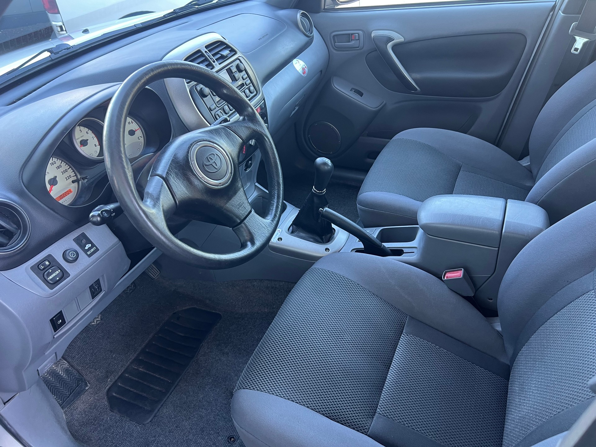 TOYOTA RAV-4 2.0 16V Linea Terra-image-6