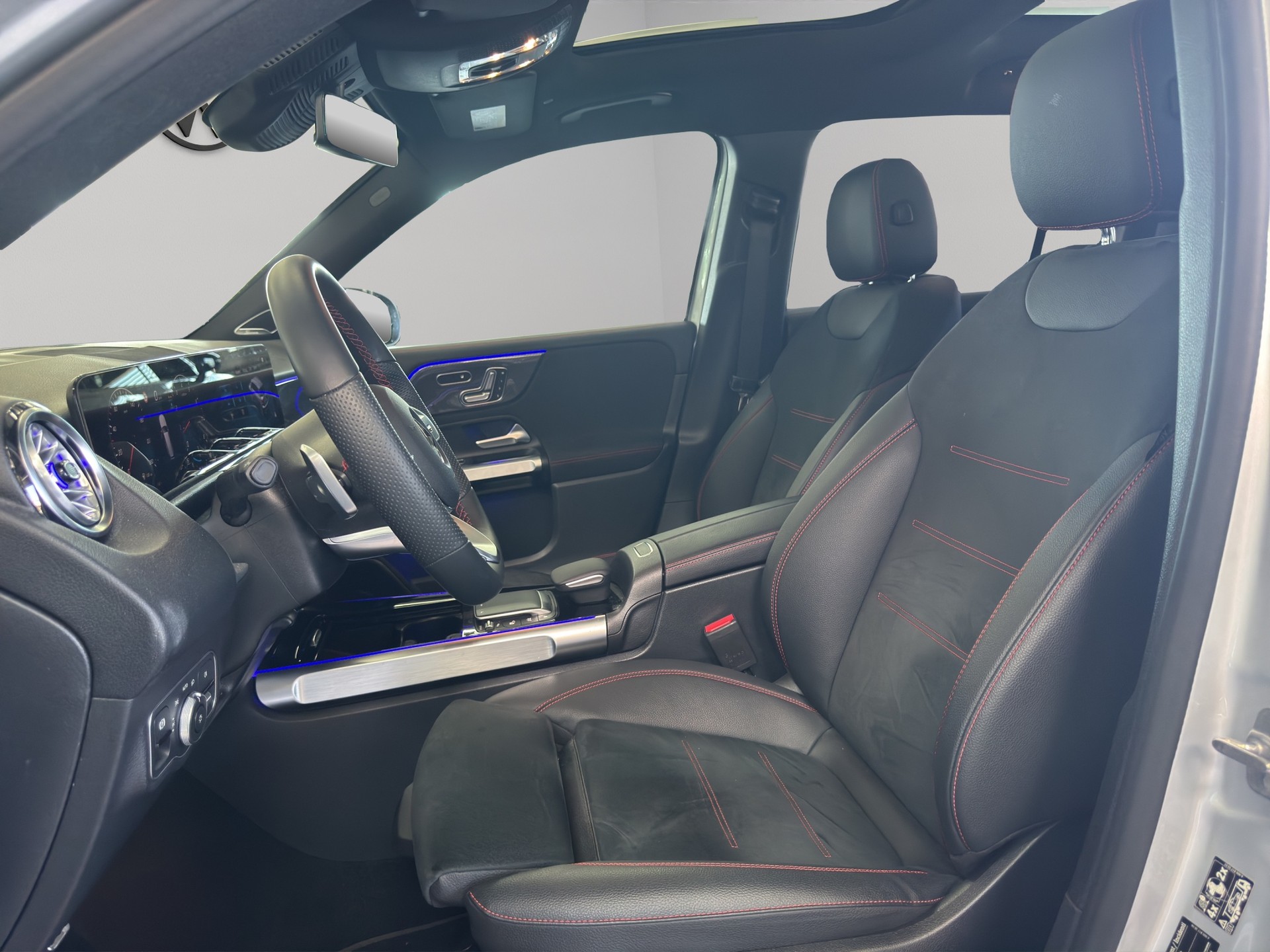 MERCEDES-BENZ GLB 250 4Matic AMG Line 8G-Tronic-image-7