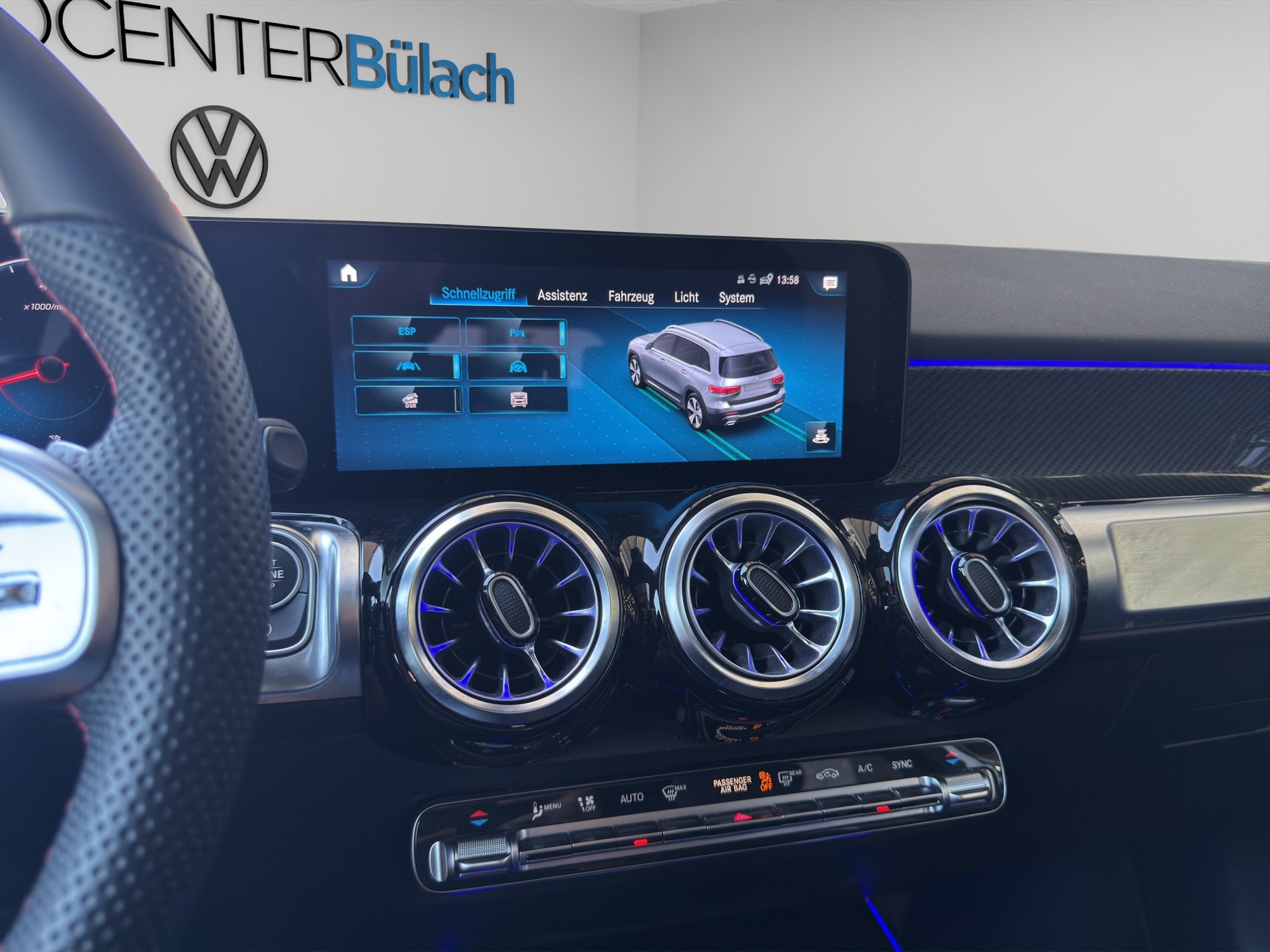MERCEDES-BENZ GLB 250 4Matic AMG Line 8G-Tronic-image-12