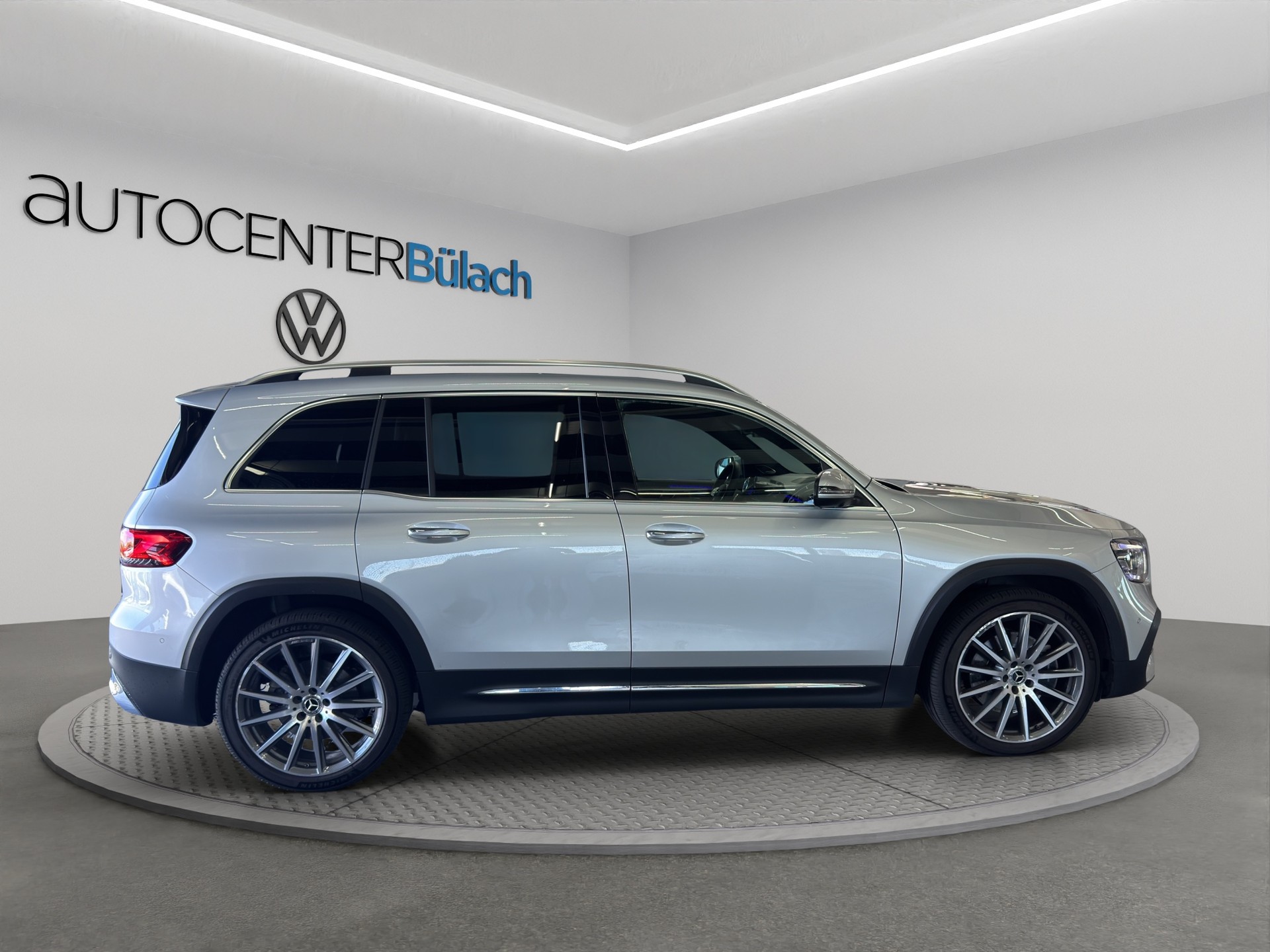 MERCEDES-BENZ GLB 250 4Matic AMG Line 8G-Tronic-image-3