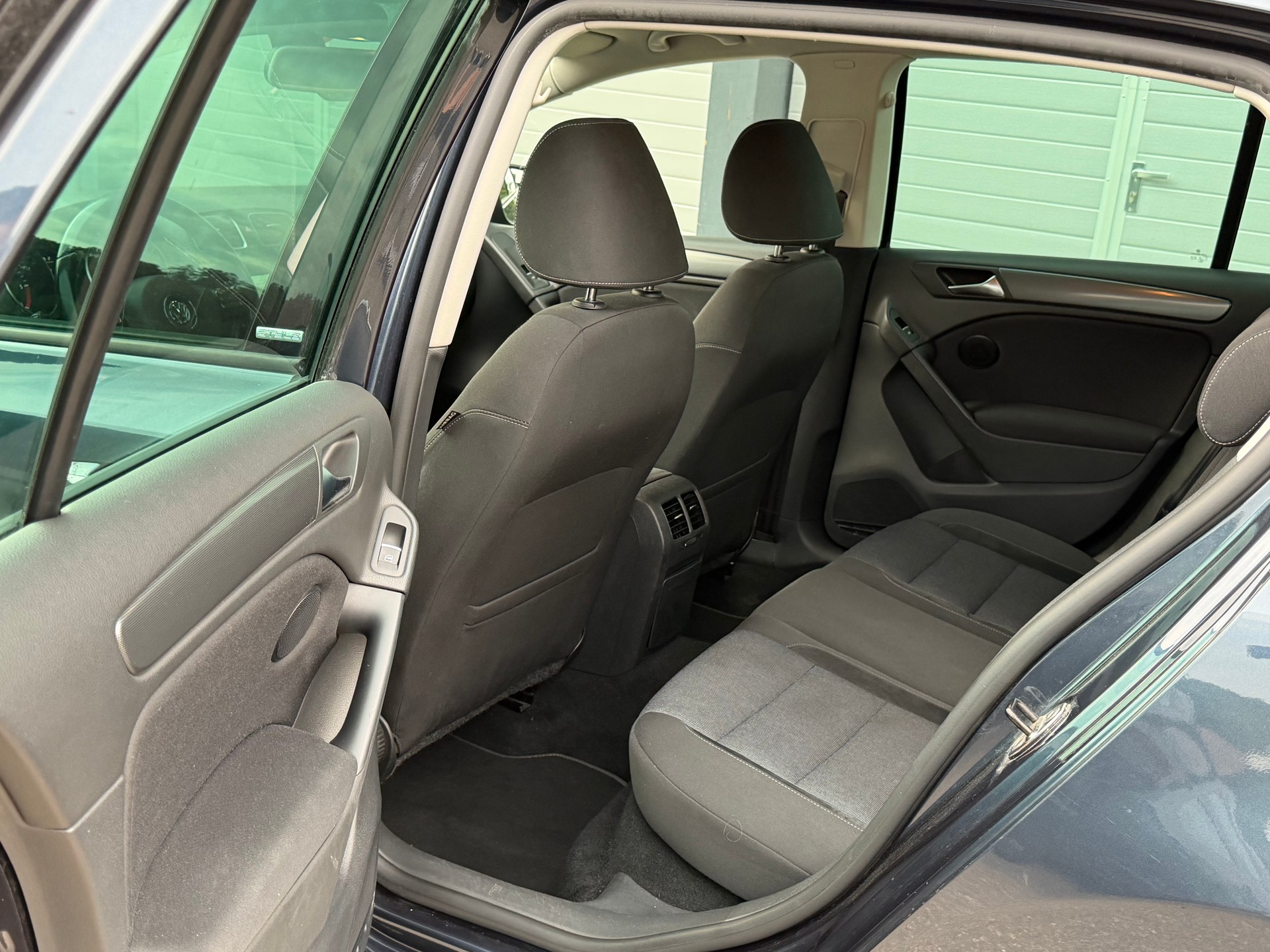 VW GOLF-image-12