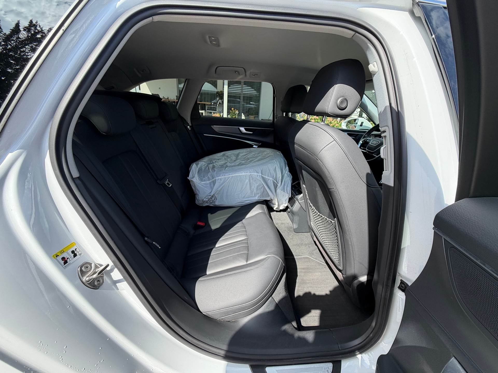 AUDI A6 Avant 40 TDI quattro S-tronic-image-11