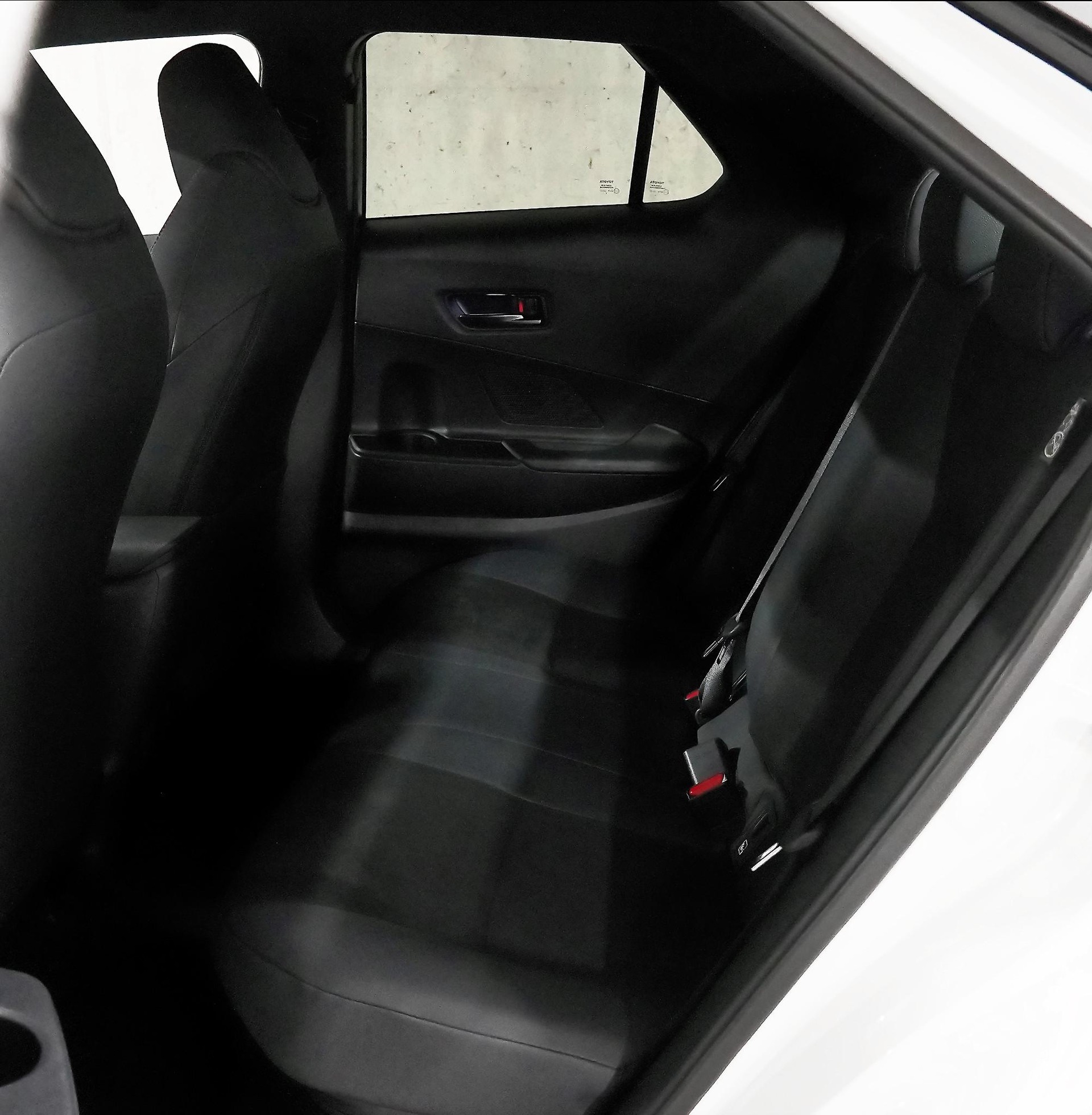 TOYOTA C-HR 2.0 PHEV GR Sport Premiere-image-24