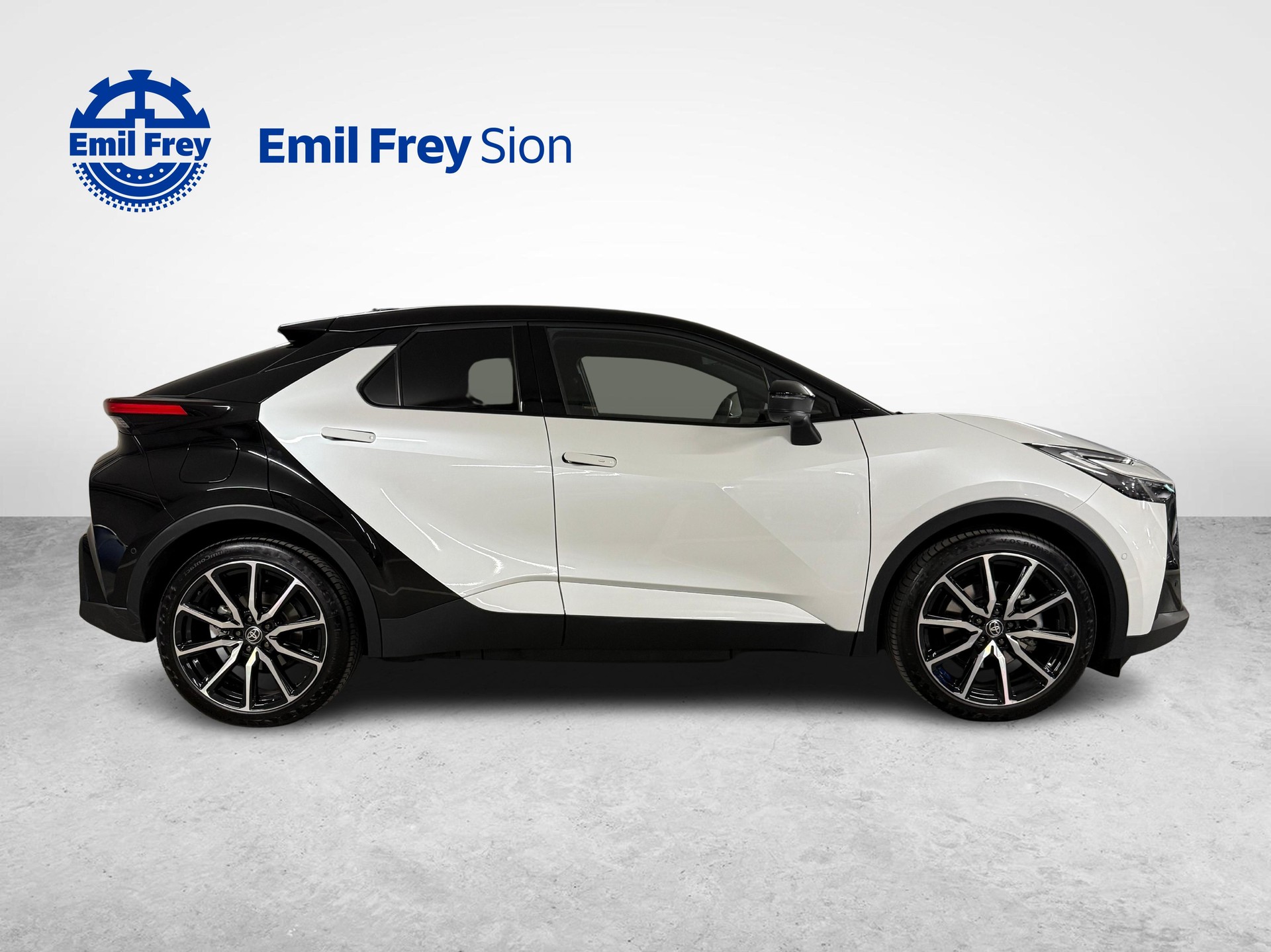 TOYOTA C-HR 2.0 PHEV GR Sport Premiere-image-5
