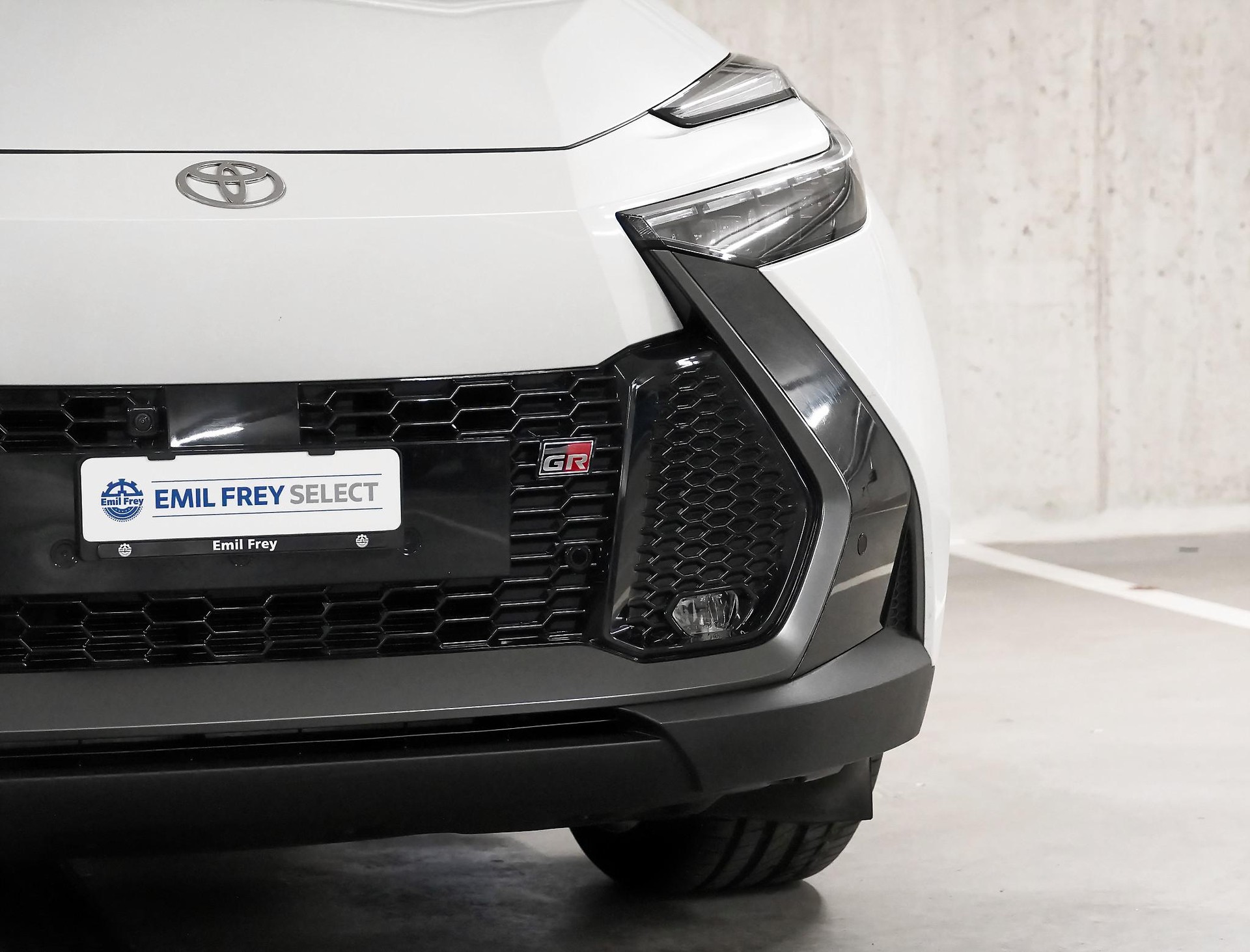 TOYOTA C-HR 2.0 PHEV GR Sport Premiere-image-27