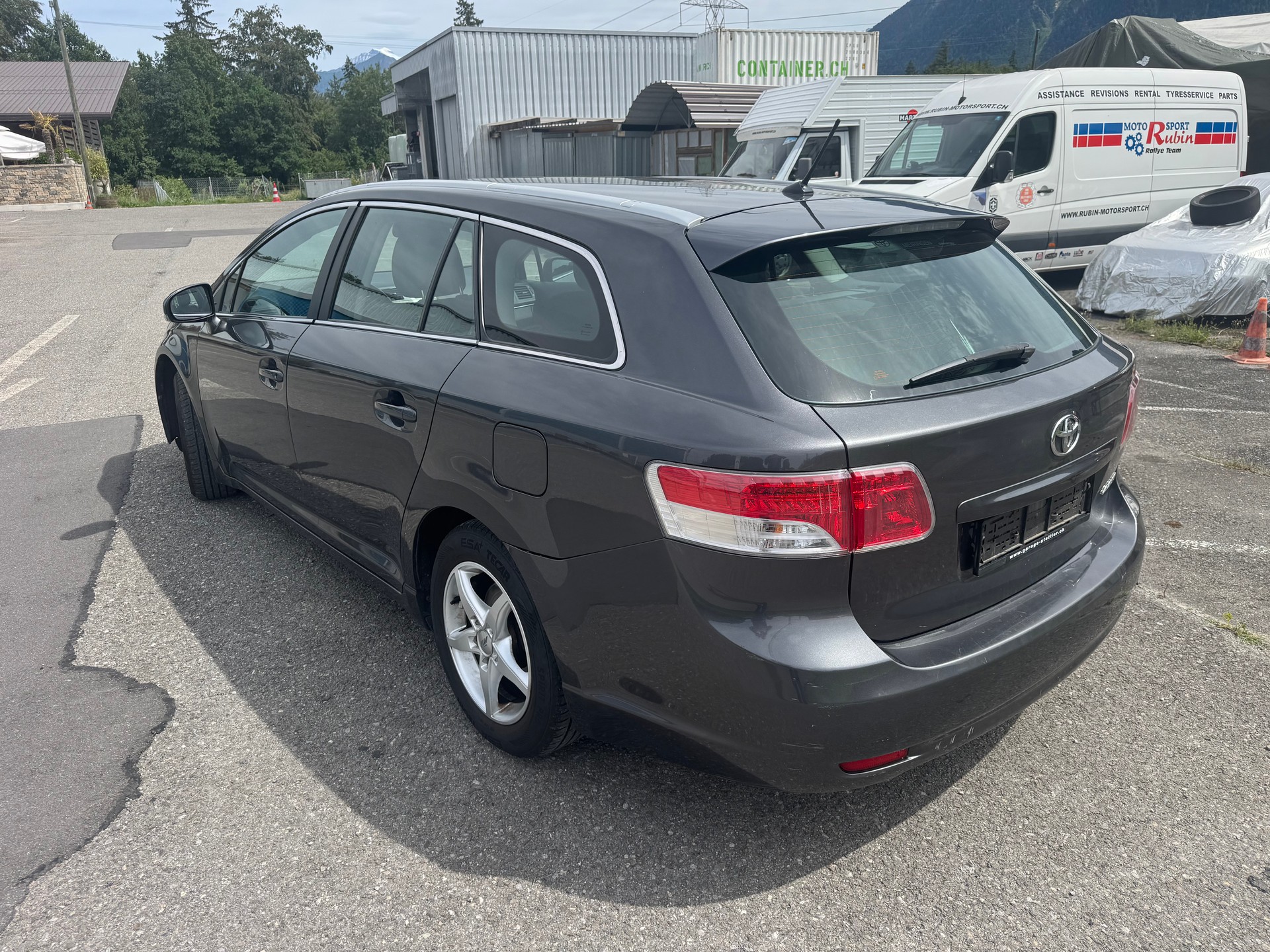 TOYOTA Avensis Sportswagon 2.0 Linea Luna-image-3
