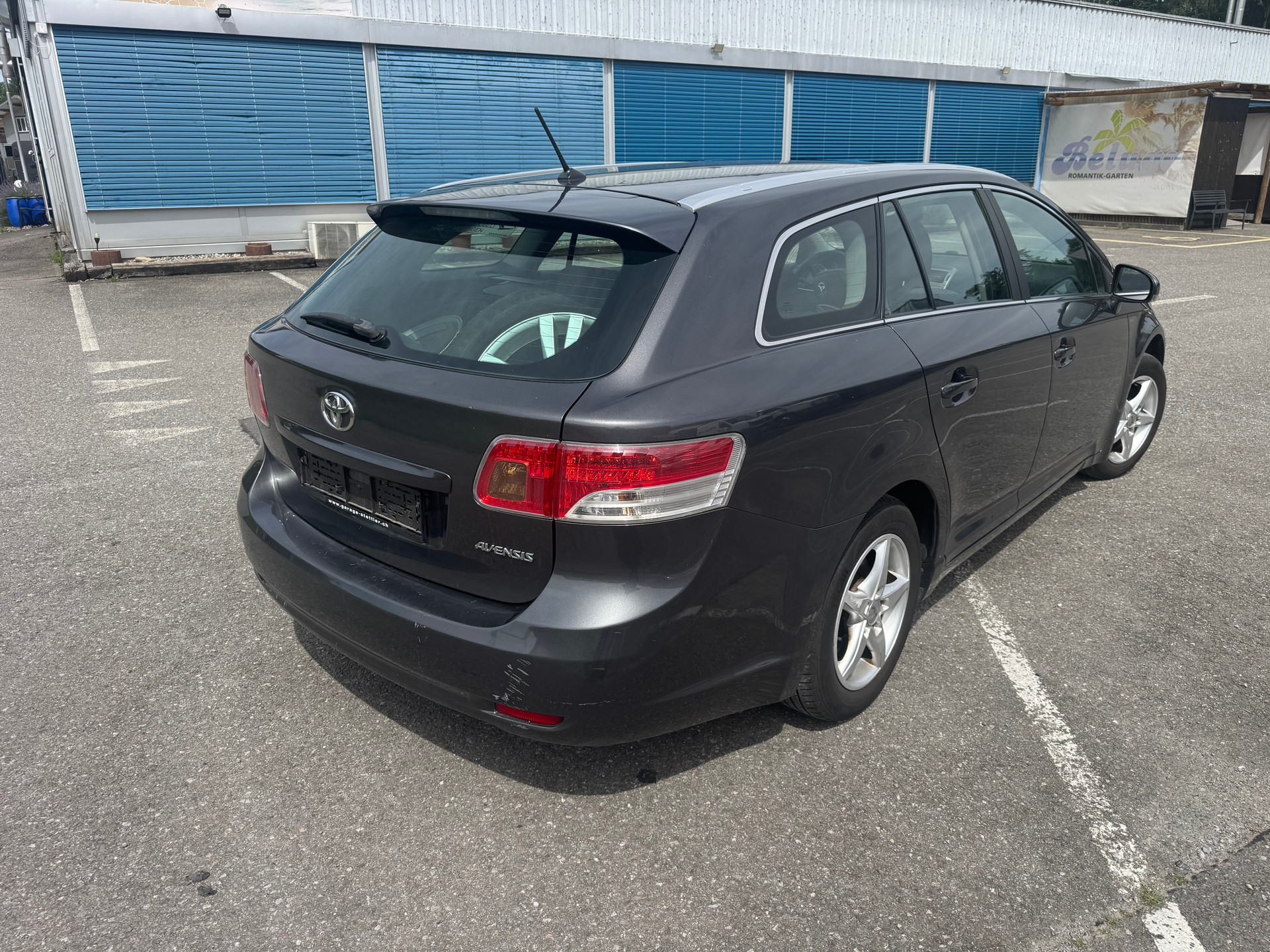 TOYOTA Avensis Sportswagon 2.0 Linea Luna-image-2