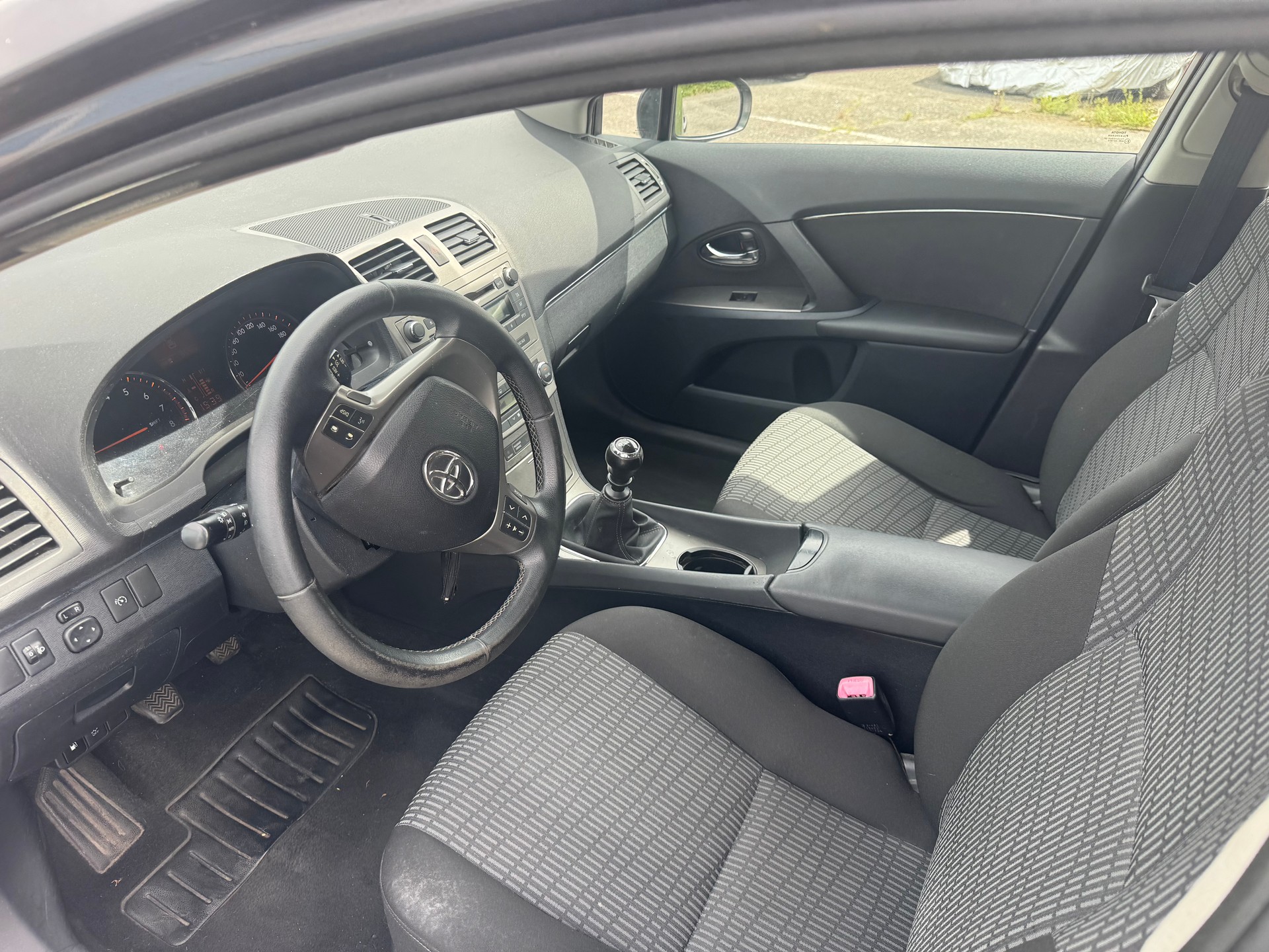 TOYOTA Avensis Sportswagon 2.0 Linea Luna-image-7