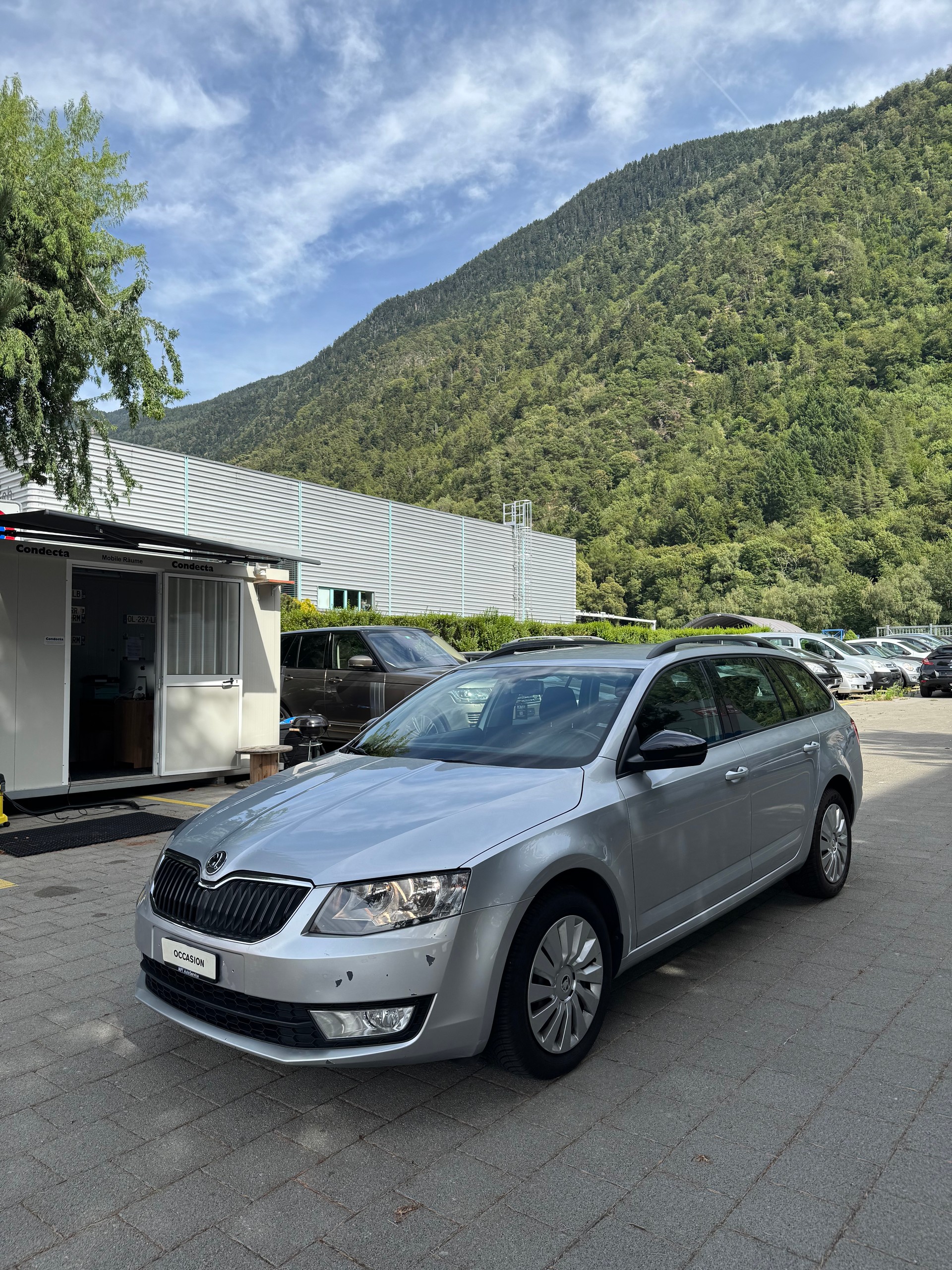 SKODA Octavia Combi 1.6 TDI Ambition DSG-image-0