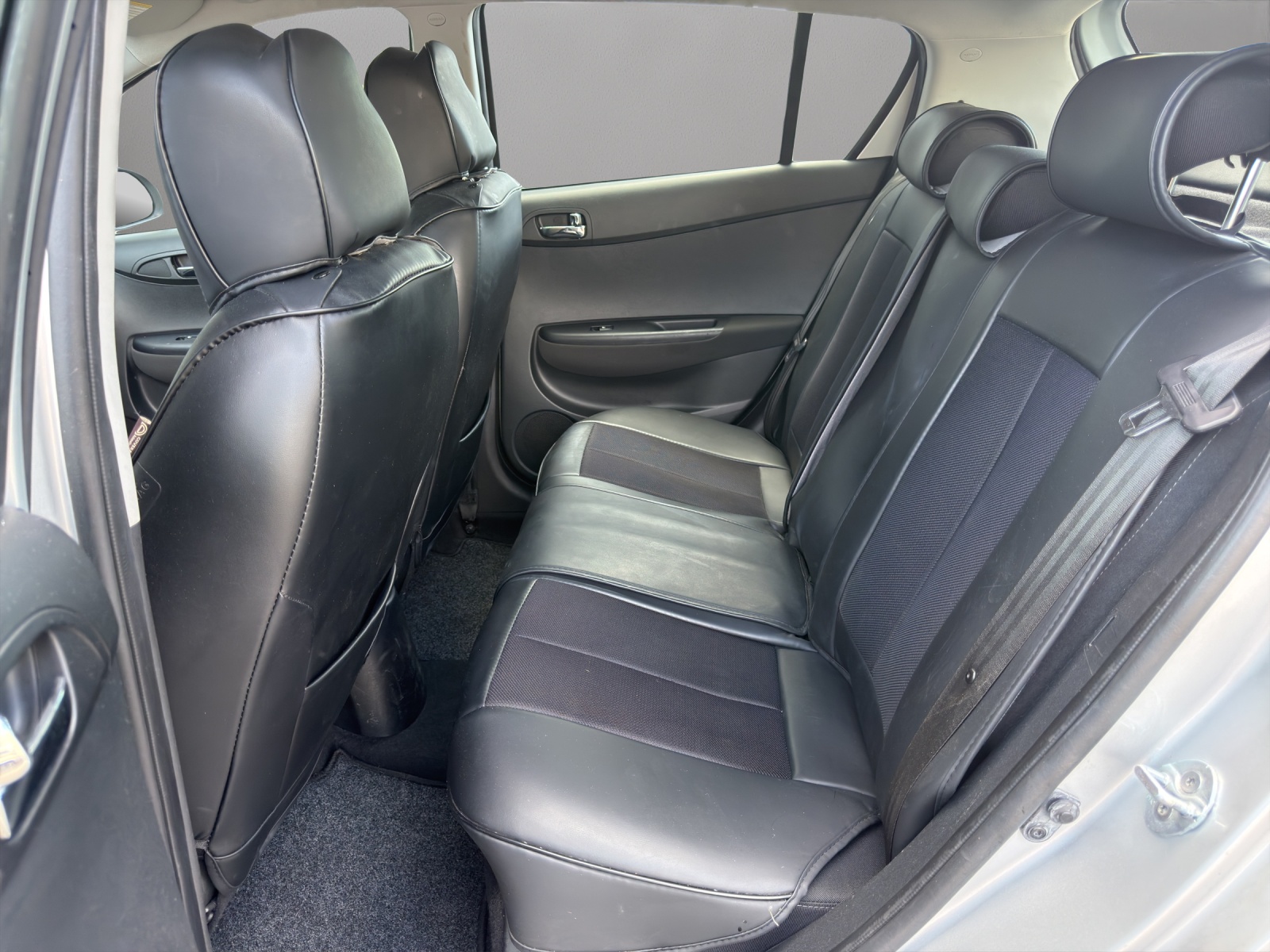 HYUNDAI i20 1.4 Premium Automatic-image-12