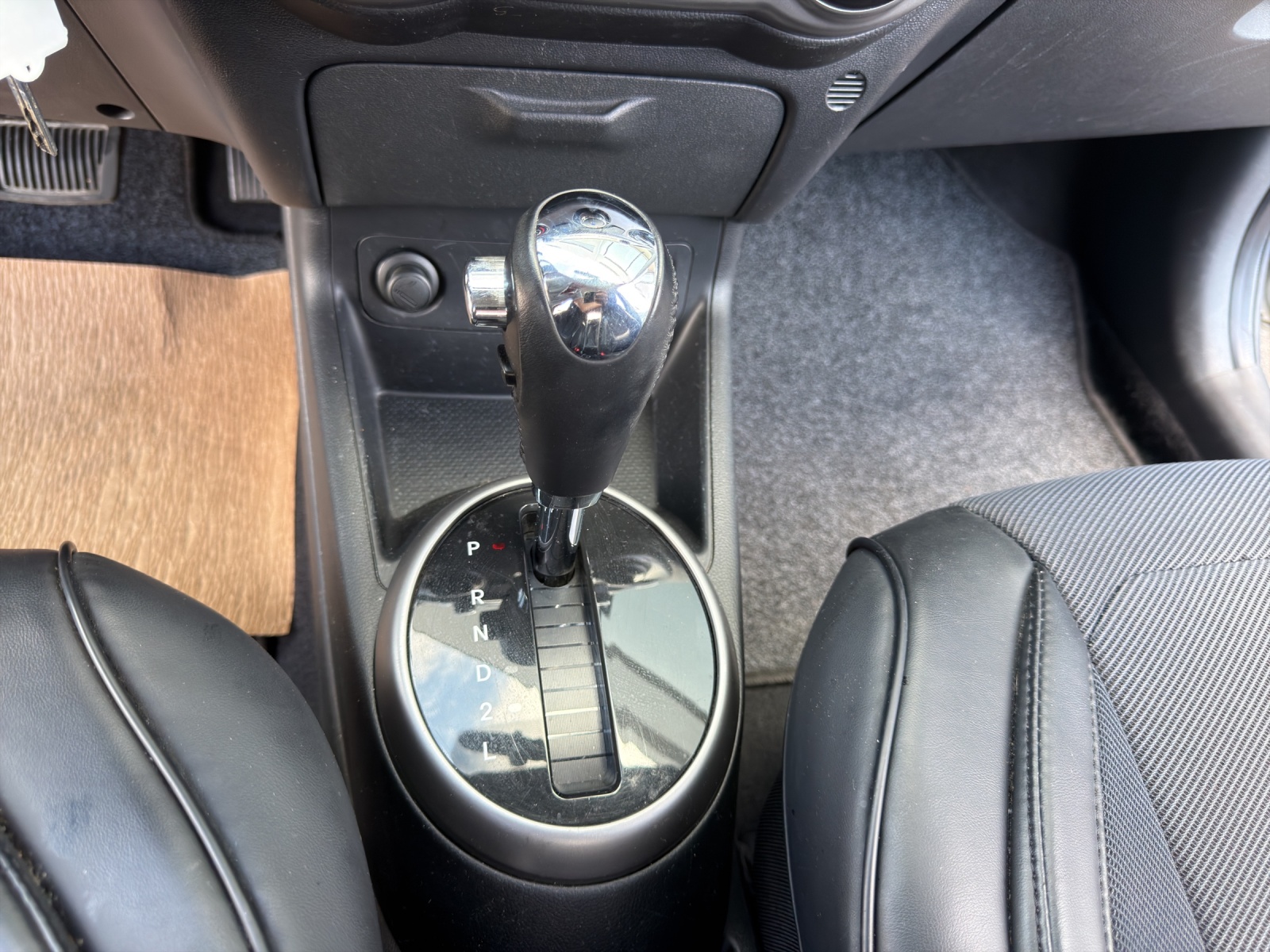 HYUNDAI i20 1.4 Premium Automatic-image-22