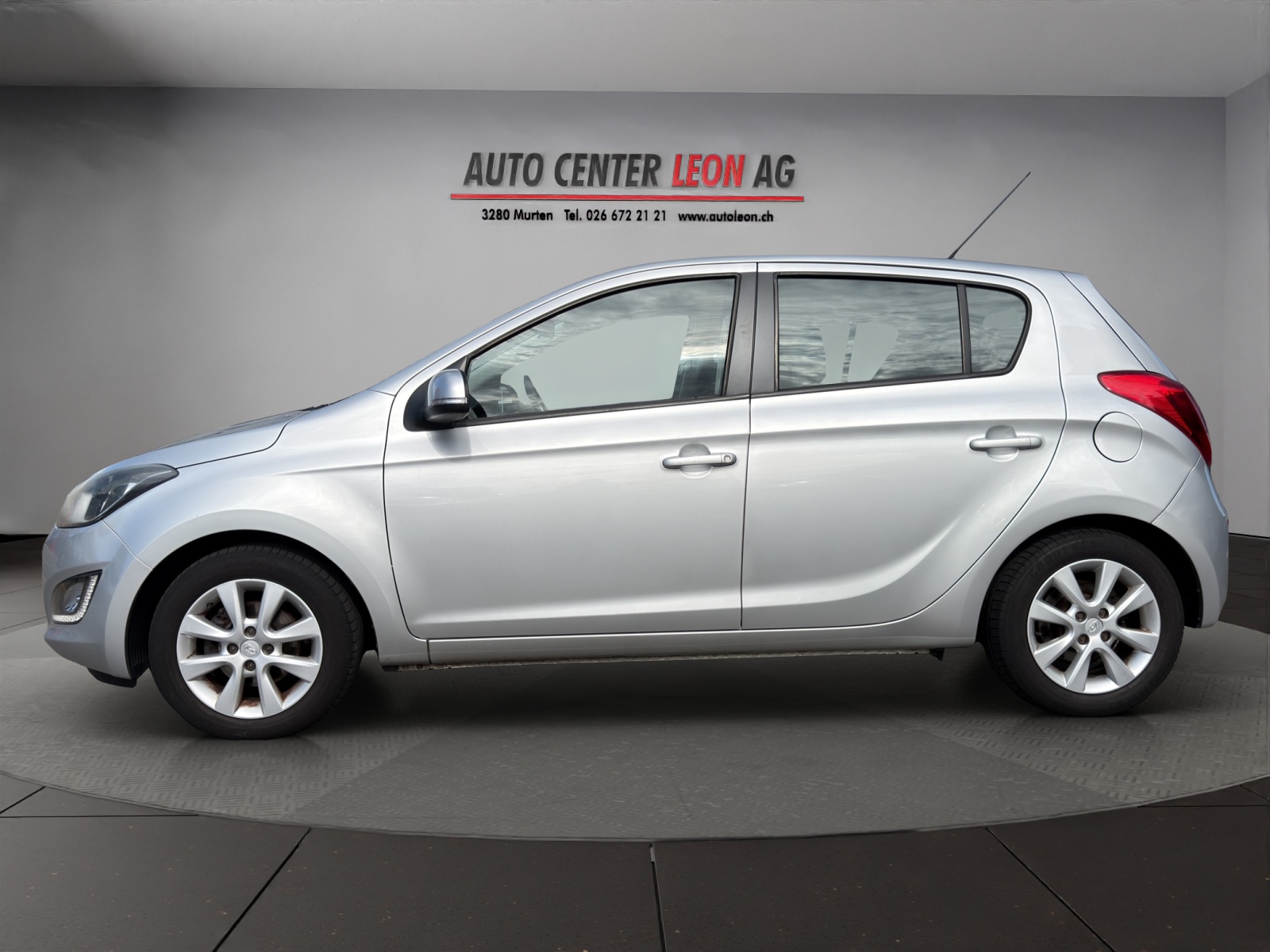 HYUNDAI i20 1.4 Premium Automatic-image-2