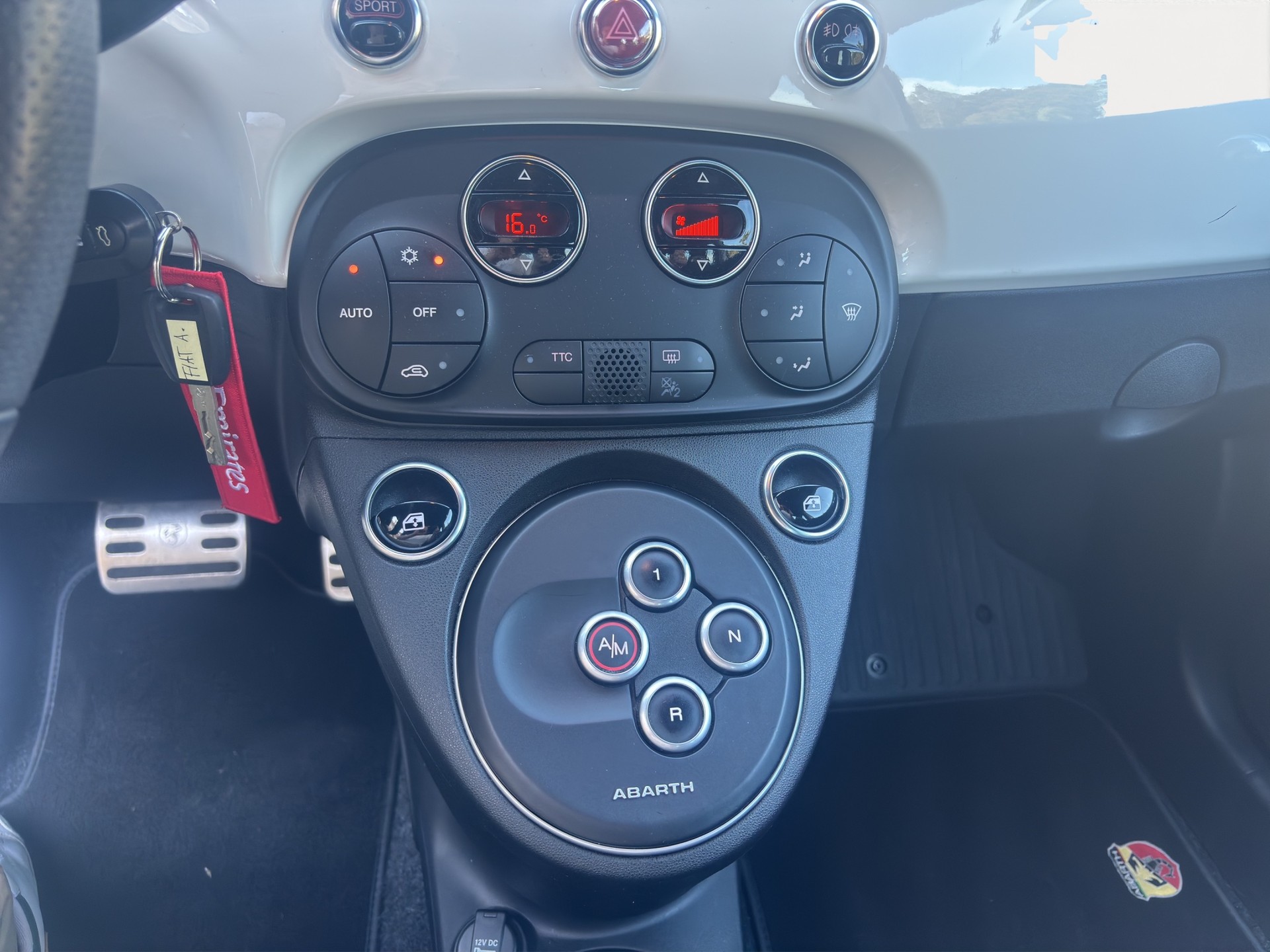 FIAT 595 1.4 16V Turbo Abarth Dualogic-image-15