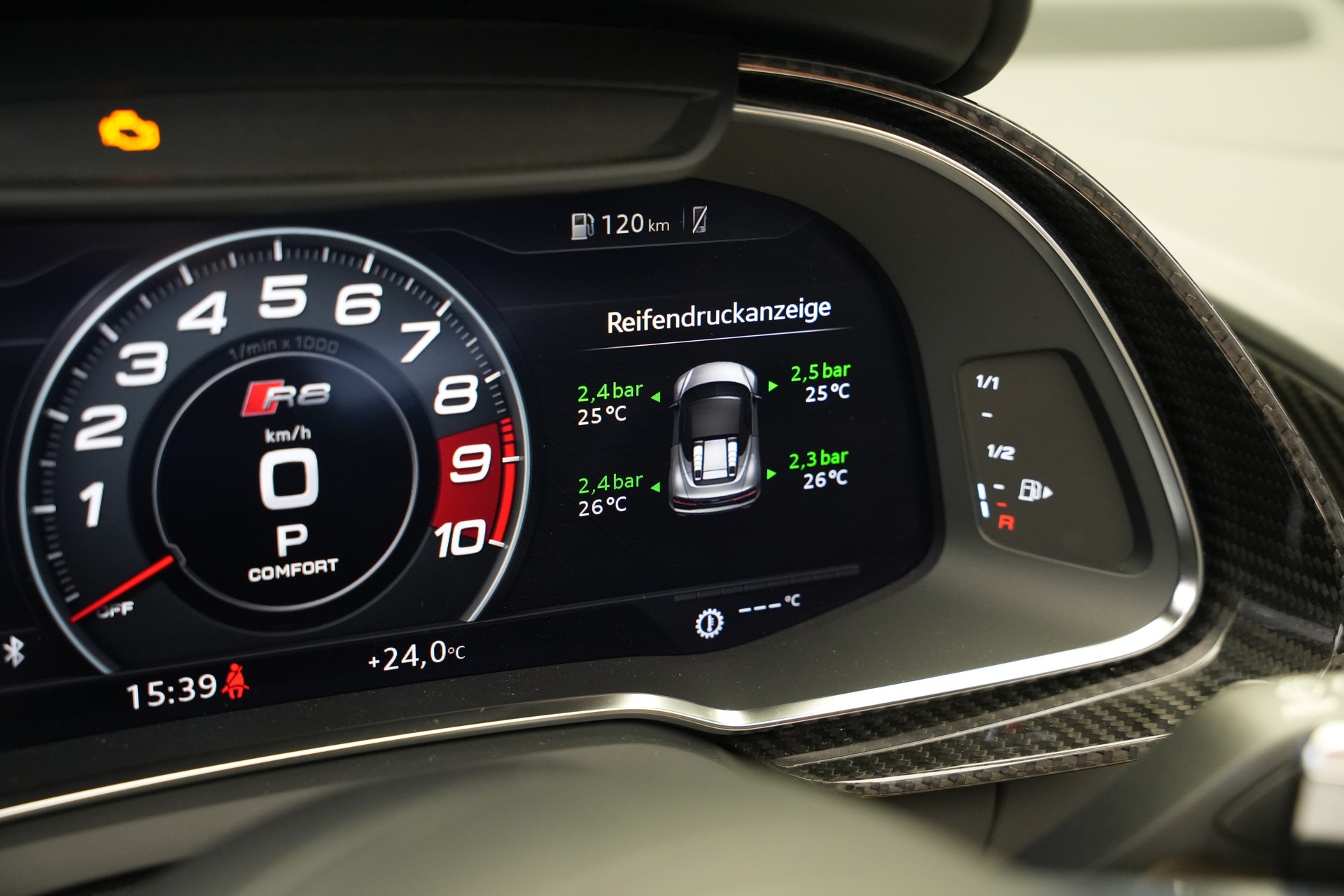 AUDI R8 Spyder performance S-Tronic *Carbon* *B&O*-image-35