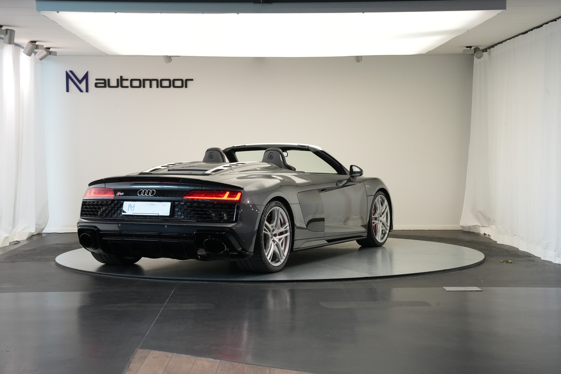 AUDI R8 Spyder performance S-Tronic *Carbon* *B&O*-image-4