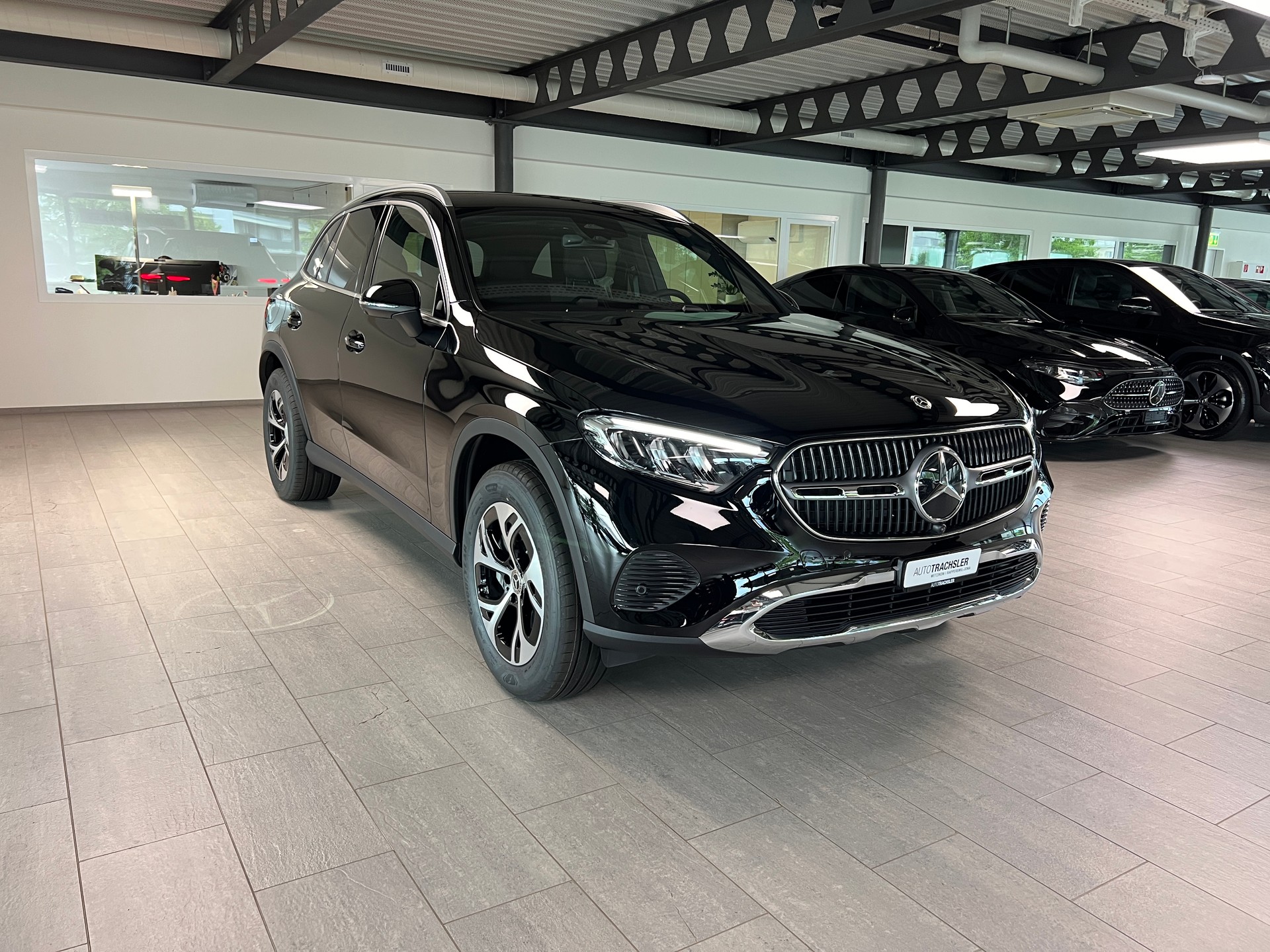 MERCEDES-BENZ GLC 300 e 4Matic EQ Star 9G-Tronic-image-2