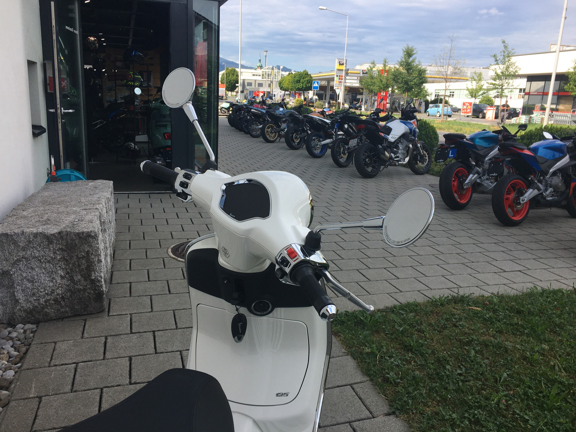 PIAGGIO Vespa Primavera 125-image-4