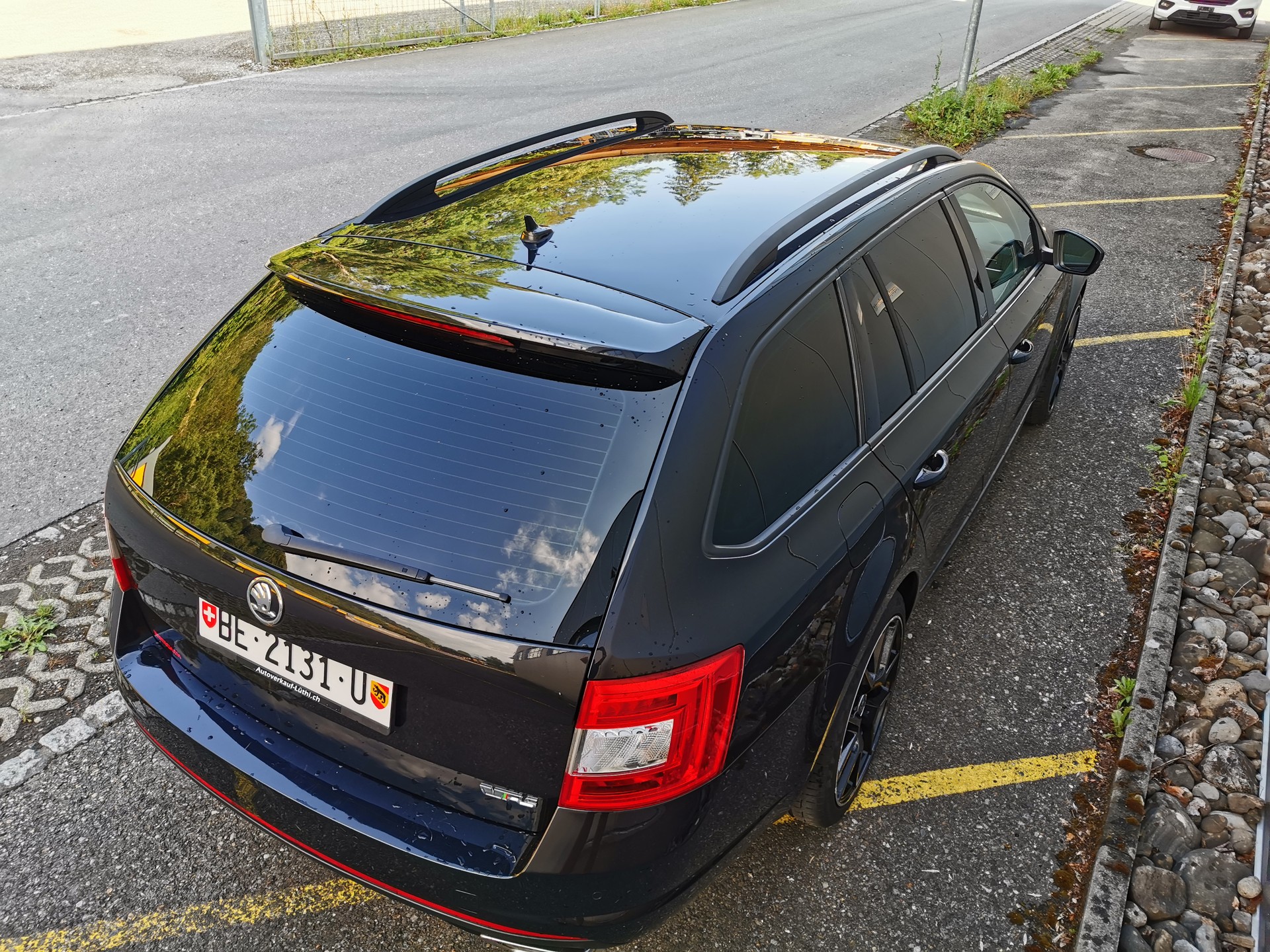 SKODA Octavia Combi 2.0 TDI RS 4x4 DSG-image-2