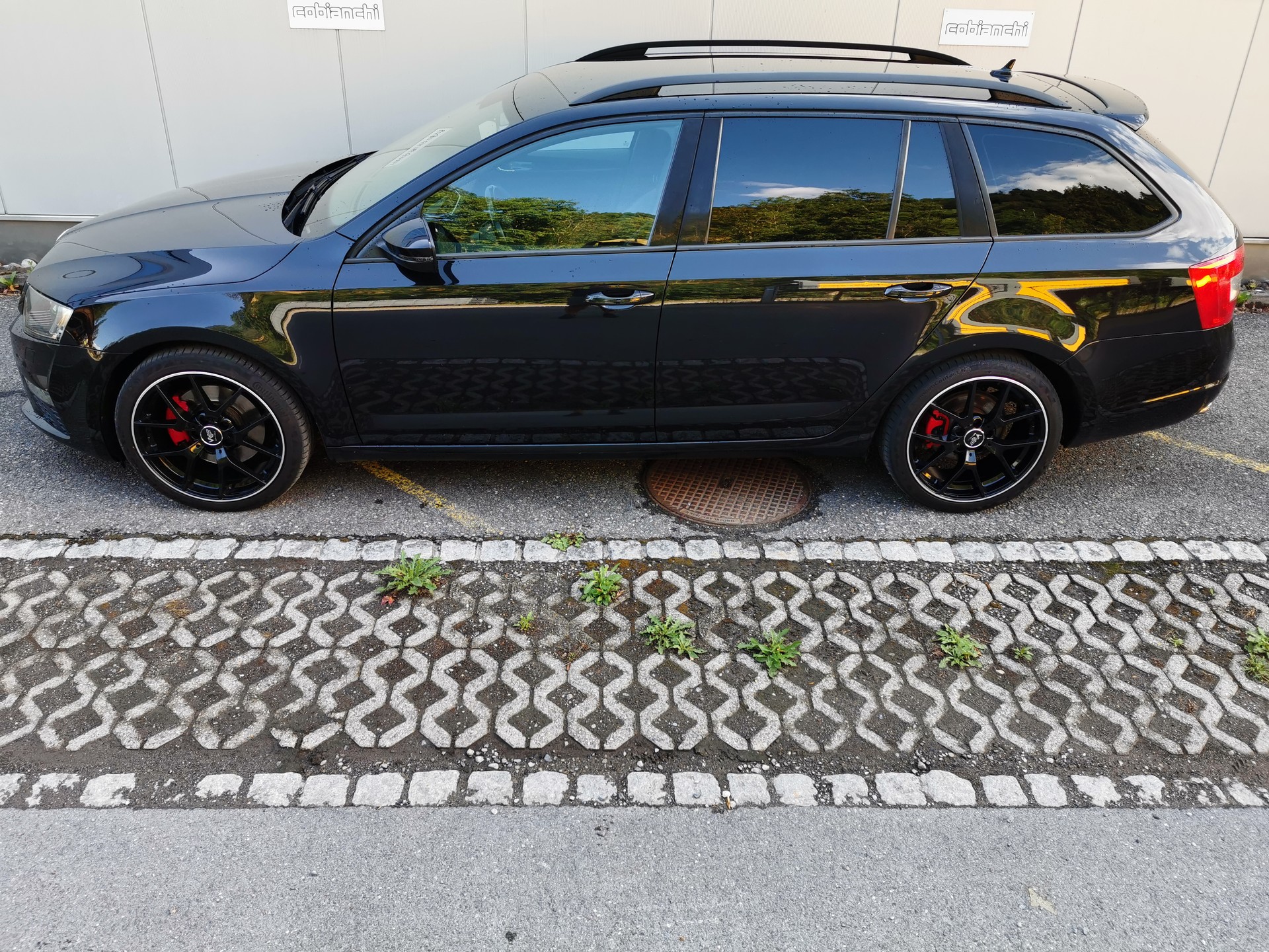 SKODA Octavia Combi 2.0 TDI RS 4x4 DSG-image-3