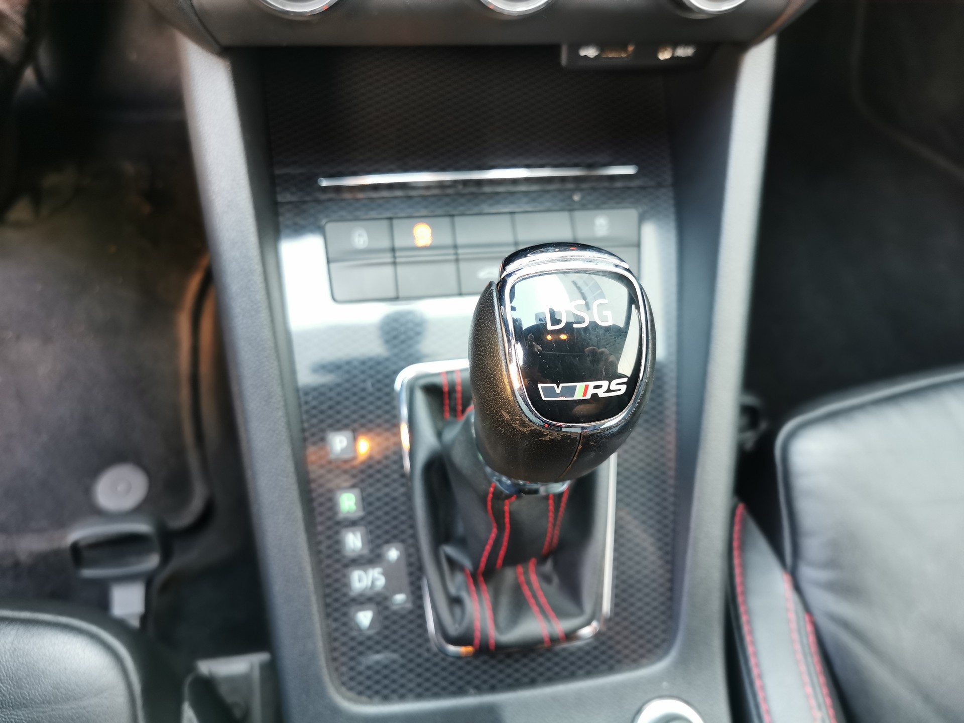 SKODA Octavia Combi 2.0 TDI RS 4x4 DSG-image-8