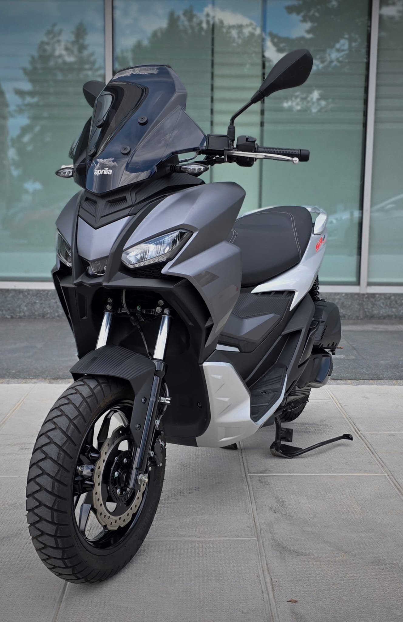 APRILIA SR 125 GT ABS-showroom-element-2