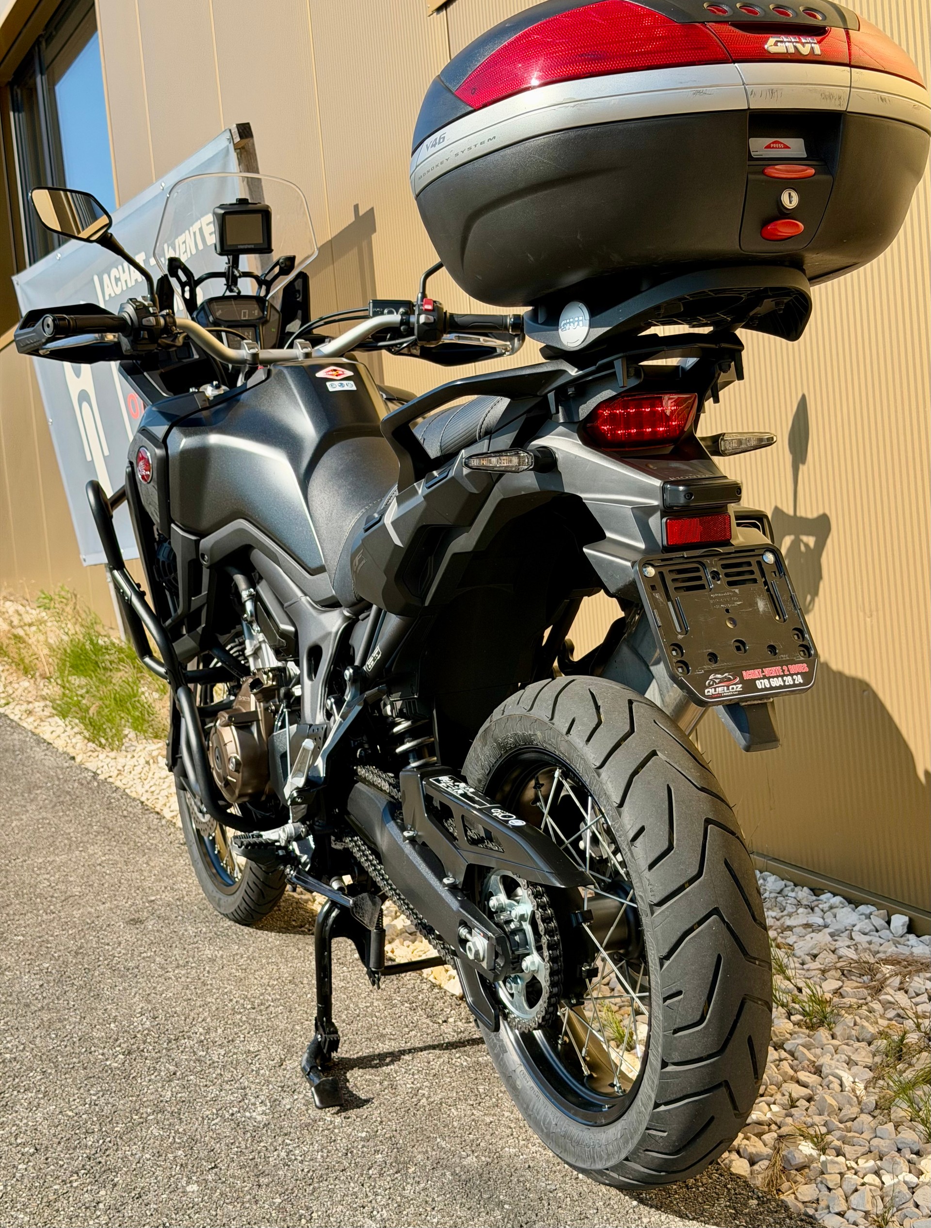 HONDA CRF 1000A Africa Twin-image-12