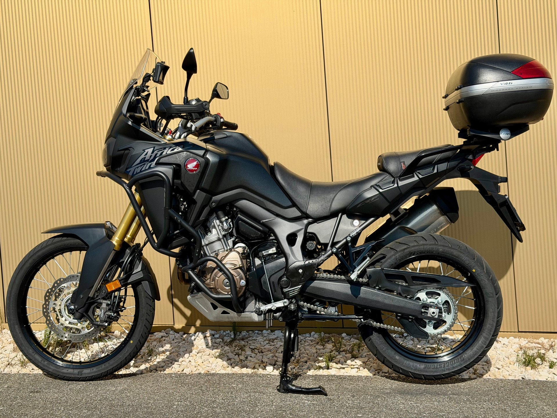 HONDA CRF 1000A Africa Twin-image-10