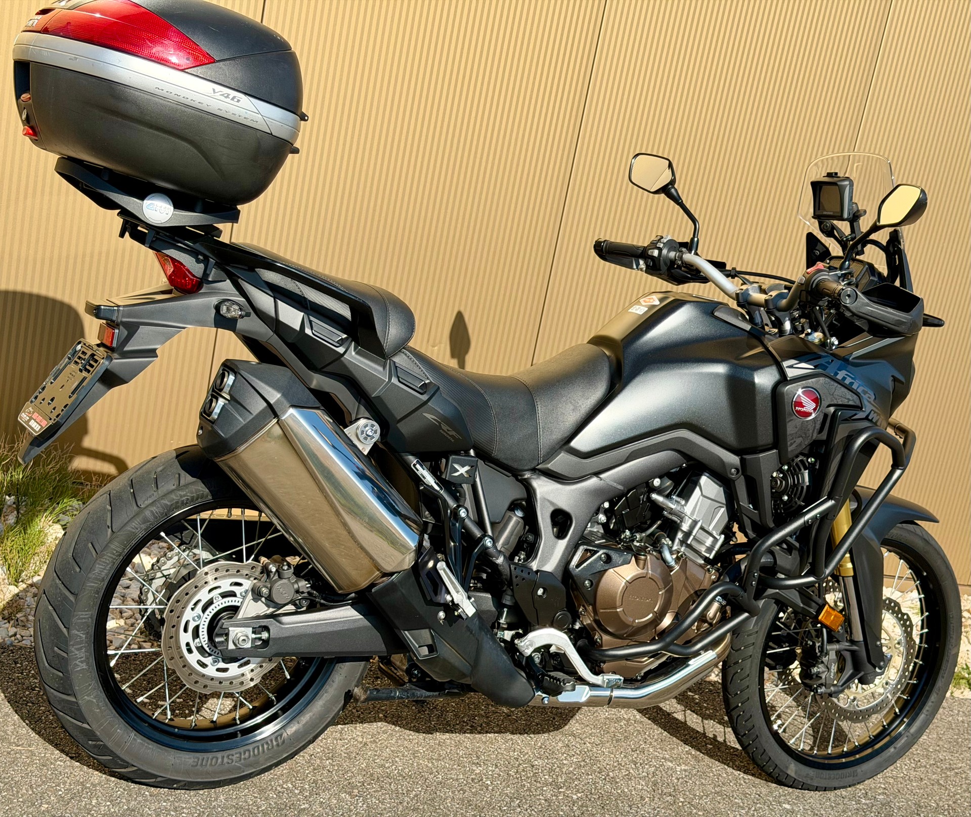 HONDA CRF 1000A Africa Twin-image-4