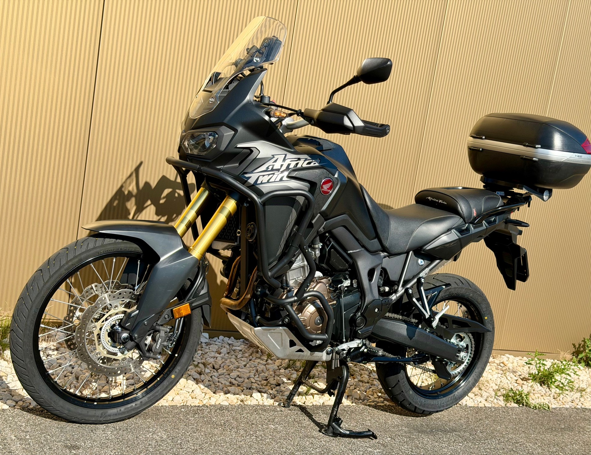 HONDA CRF 1000A Africa Twin-image-9