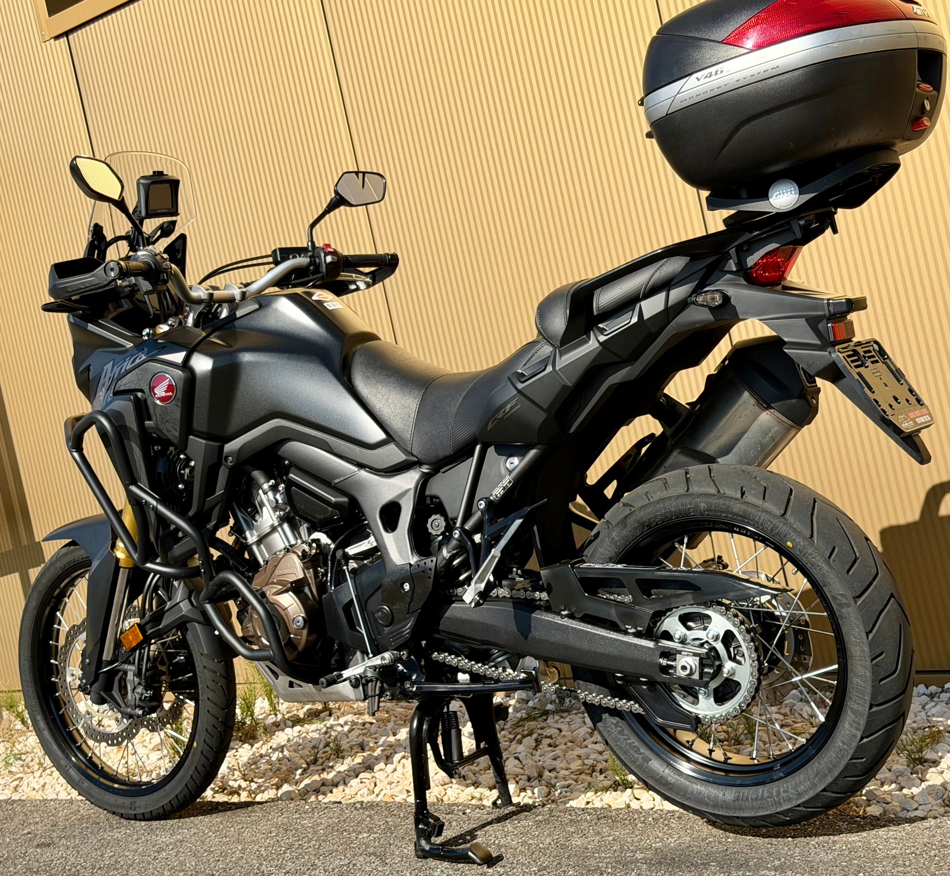 HONDA CRF 1000A Africa Twin-image-11