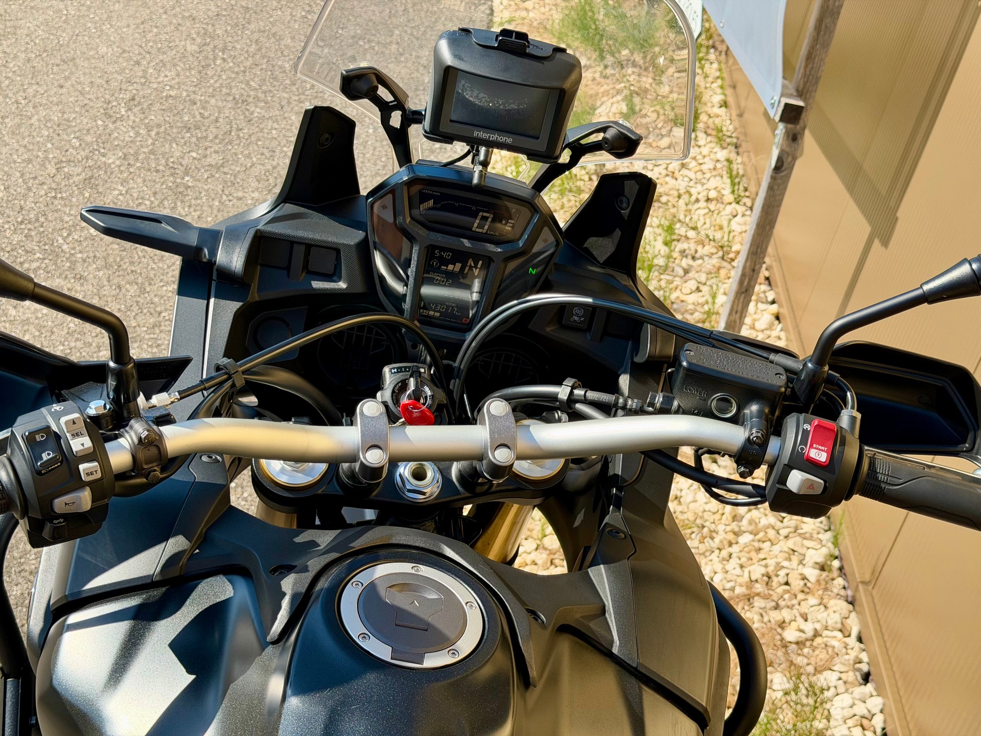 HONDA CRF 1000A Africa Twin-image-15