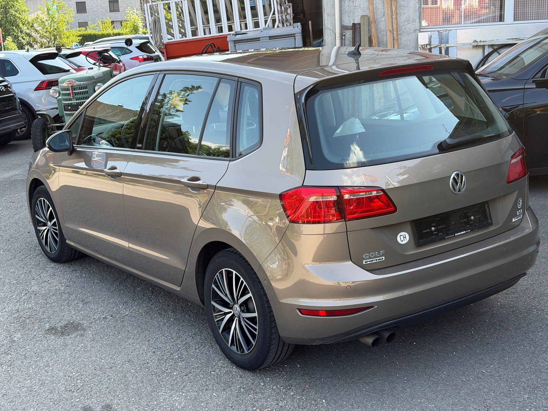 VW Golf Sportsvan 1.4 TSI Allstar DSG-image-2