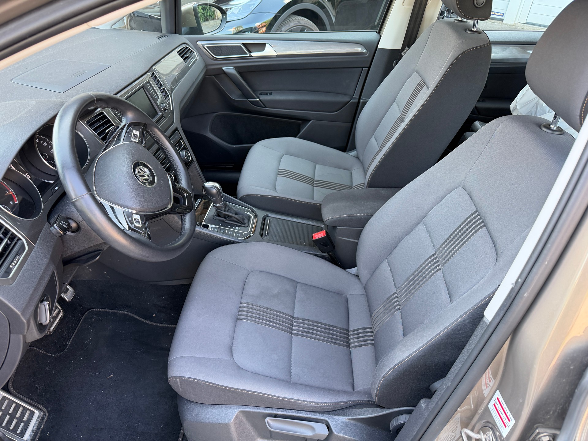 VW Golf Sportsvan 1.4 TSI Allstar DSG-image-4