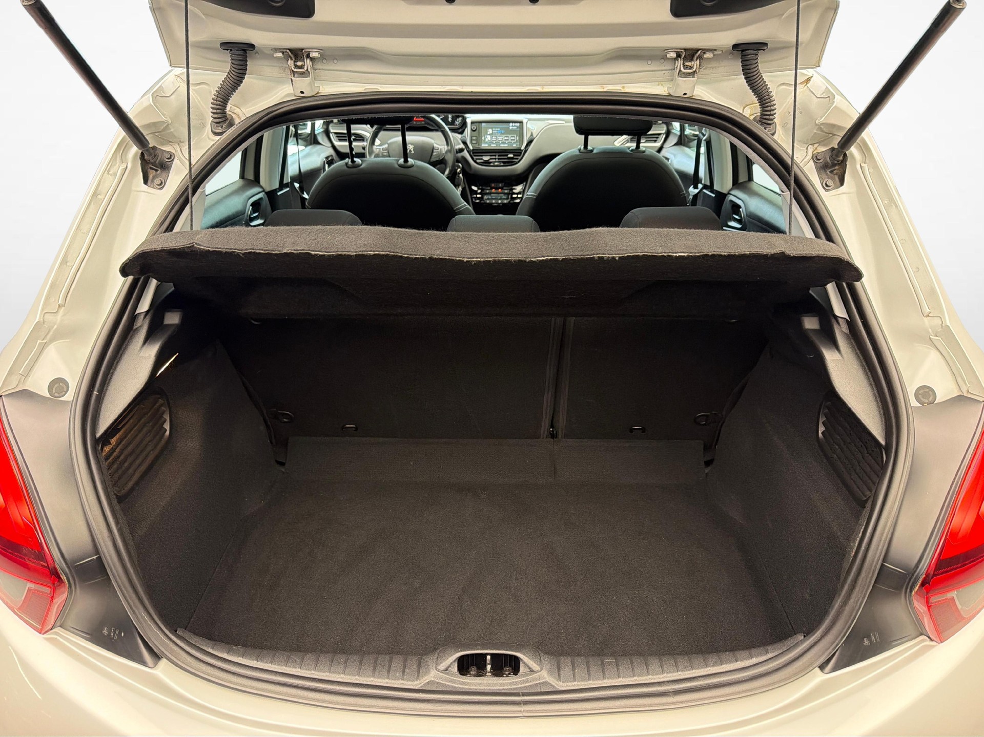 PEUGEOT 208 1.2 PureTech Allure S/S-image-11